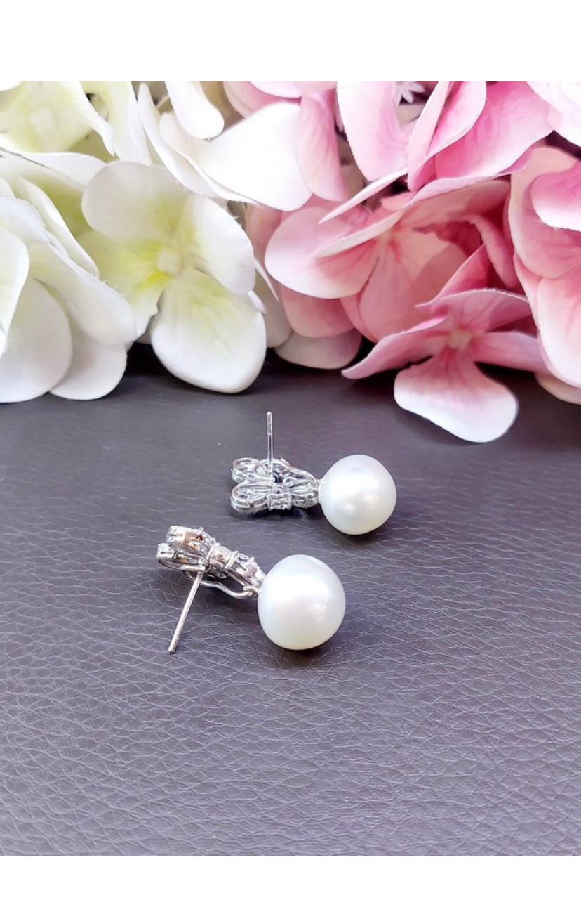 Women's GIT Certified South Sea Pearls Diamonds 18k Gold Earrings For Sale