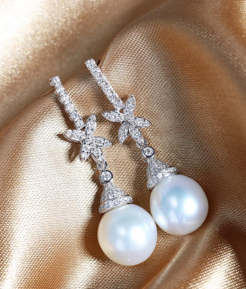 GIT Certified South Sea Pearls Diamonds 18K Gold Earrings For Sale 2