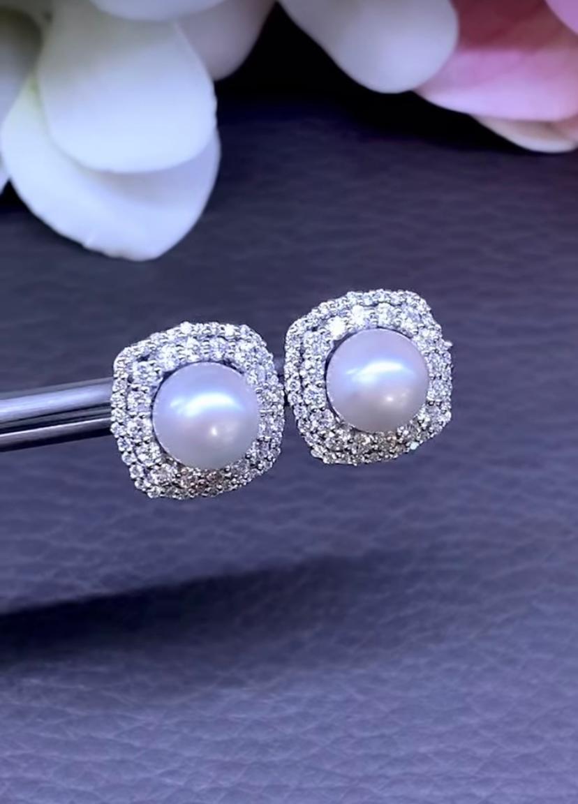 GIT Certified South Sea Pearls  Diamonds 18k Gold Earrings For Sale 3