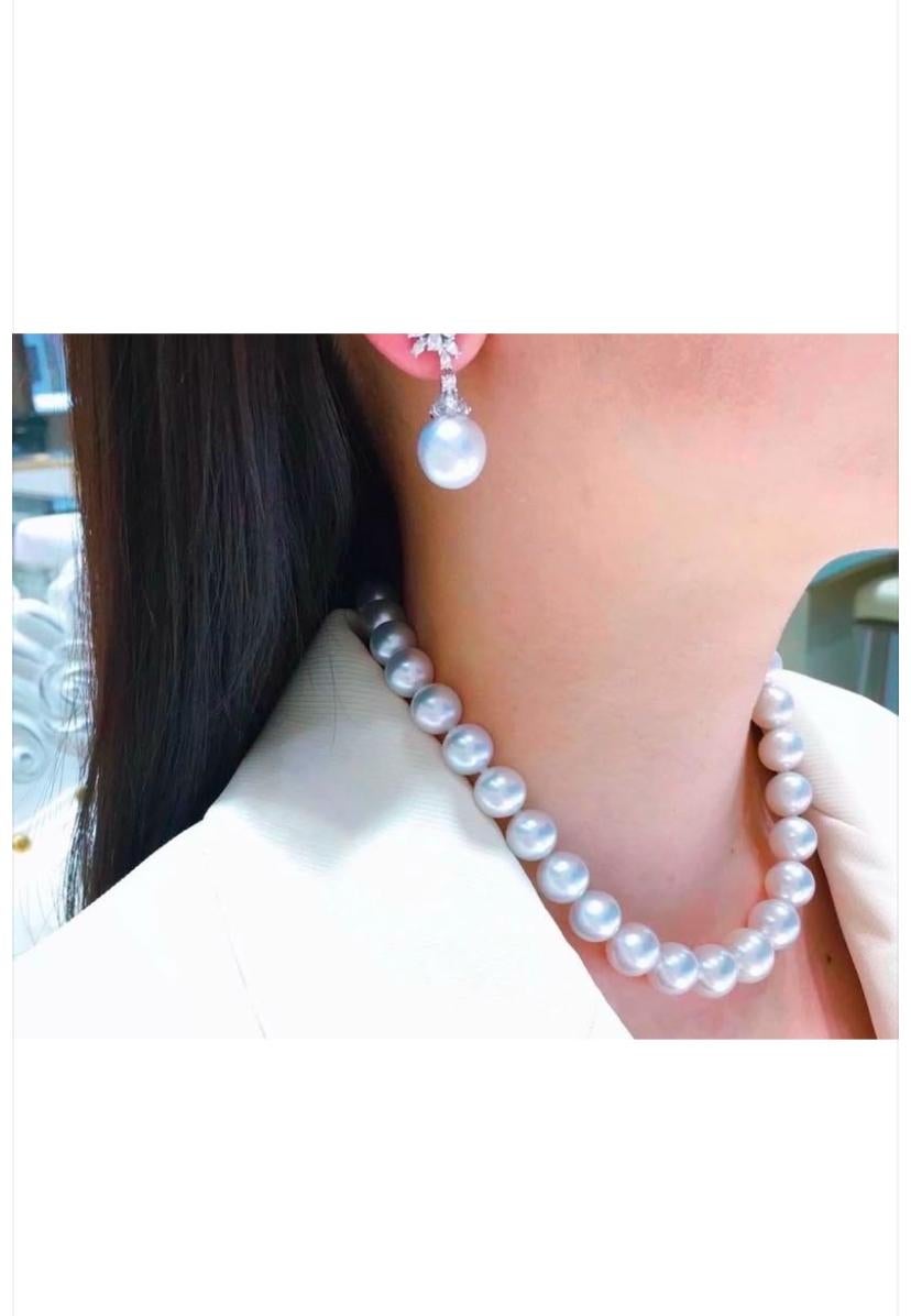 Collana in oro 18 carati con perle dei mari del sud certificate GIT e diamanti in vendita 1
