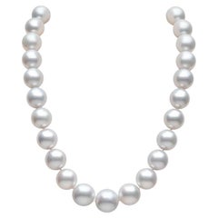 Collana in oro 18 carati con perle dei mari del sud certificate GIT e diamanti