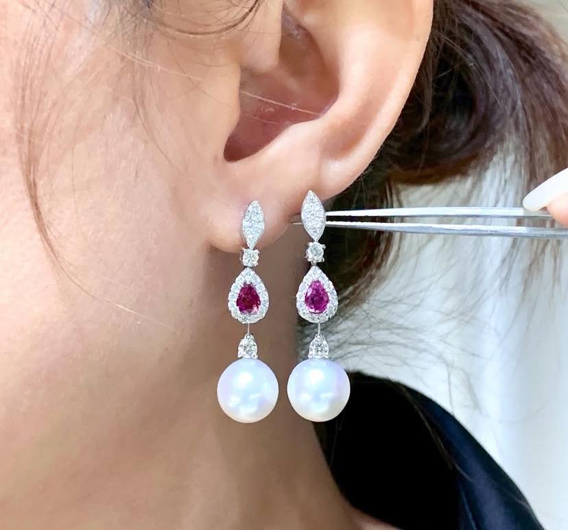 GIT Certified South Sea Pearls Rubies Diamonds 18K Gold Earrings en vente 2