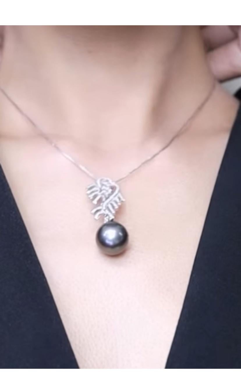 Taglio rotondo GIT Certified Tahitian Pearl Diamonds  18K Gold Pendant in vendita