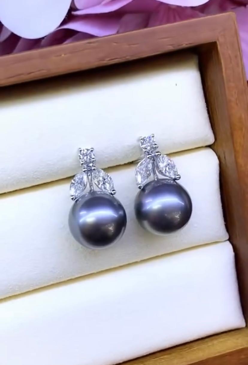 da uomo o donna Orecchini in oro 18k con perle di Tahiti certificate GIT e 1,15 carati di diamanti in vendita