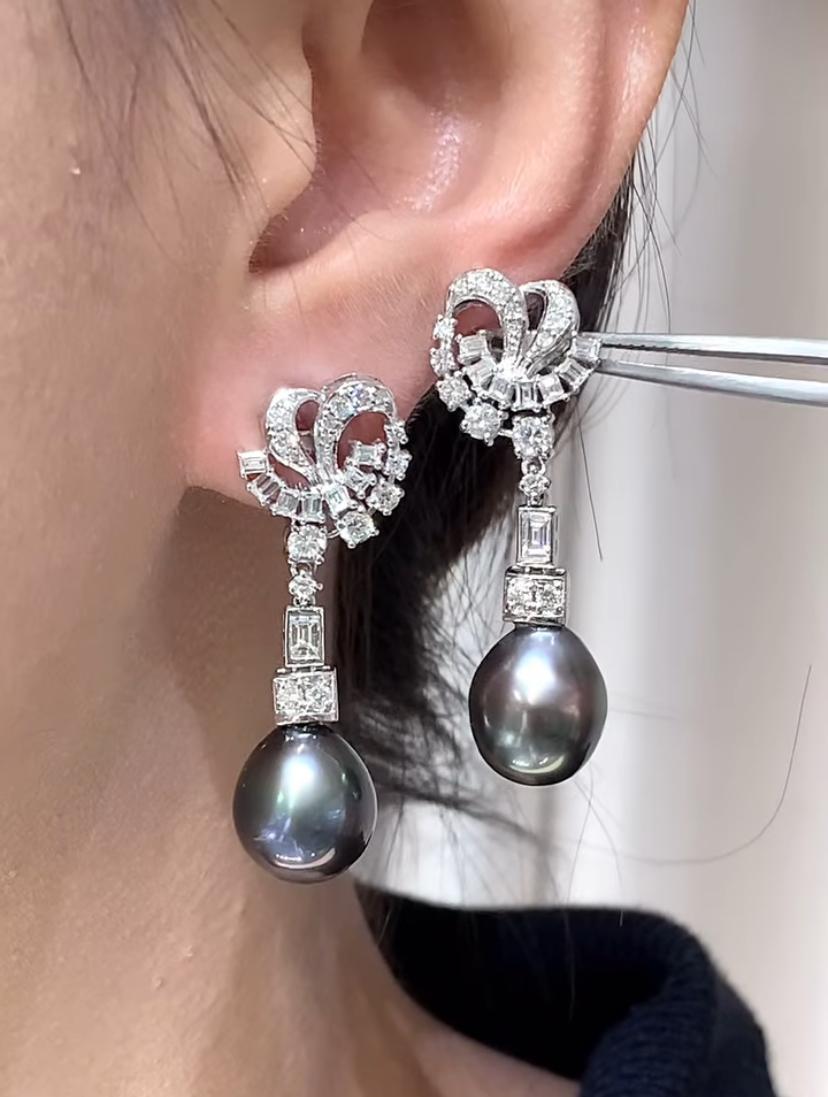 GIT Certified Tahitian Pearls 1.70 Ct Diamonds 18k Gold Earrings For Sale 2
