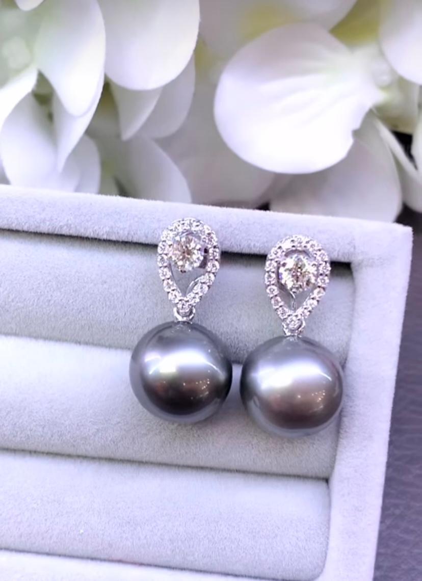 Taglio rotondo Orecchini in oro 18K con perle di Tahiti e diamanti certificati GIT in vendita