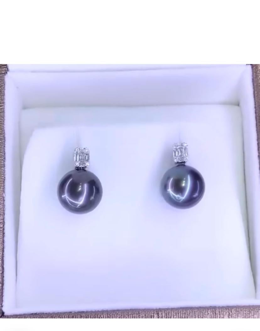 Donna Orecchini in oro 18K con perle di Tahiti e diamanti certificati GIT in vendita