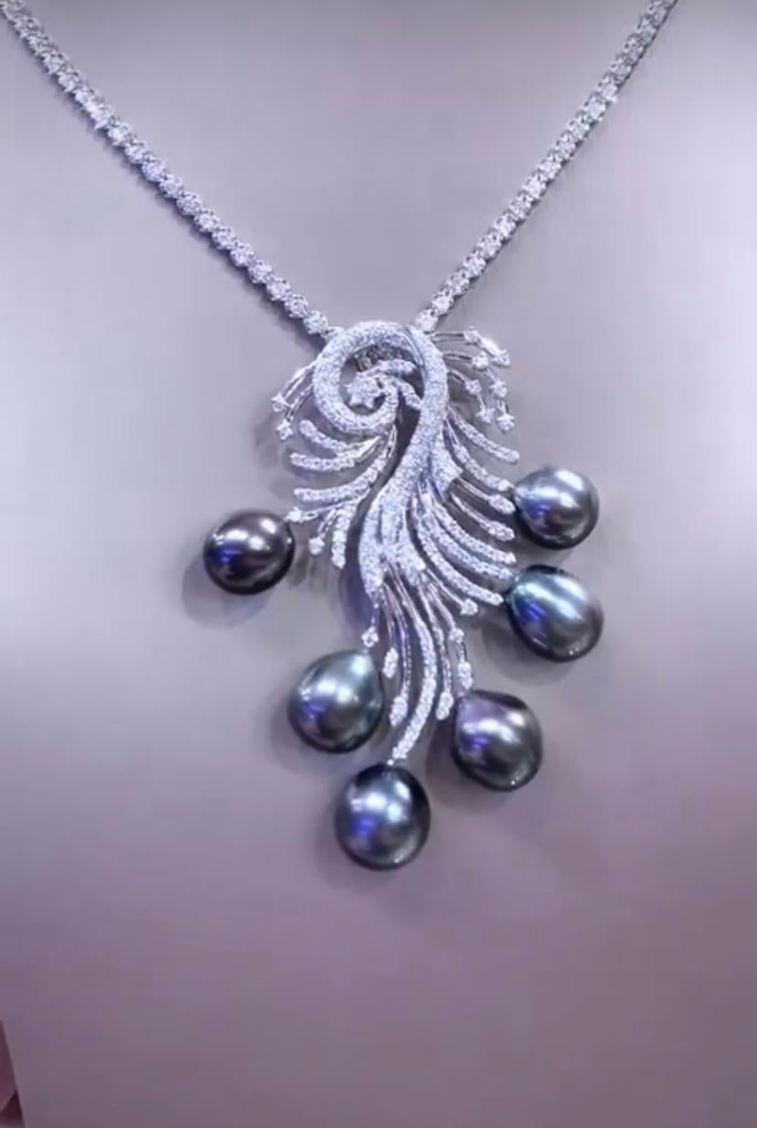 Taglio rotondo Ciondolo in oro 18k con perle di Tahiti e diamanti certificati GIT in vendita