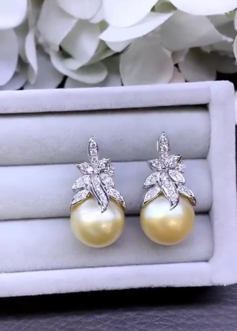 Breathtaking golden! An golden pearls earrings exudes an air of elegance and sophistication , depicting unparalleled craftsmanship. It features beautifully crafted flowers made of diamonds , which add a touch of class and luxury to this already