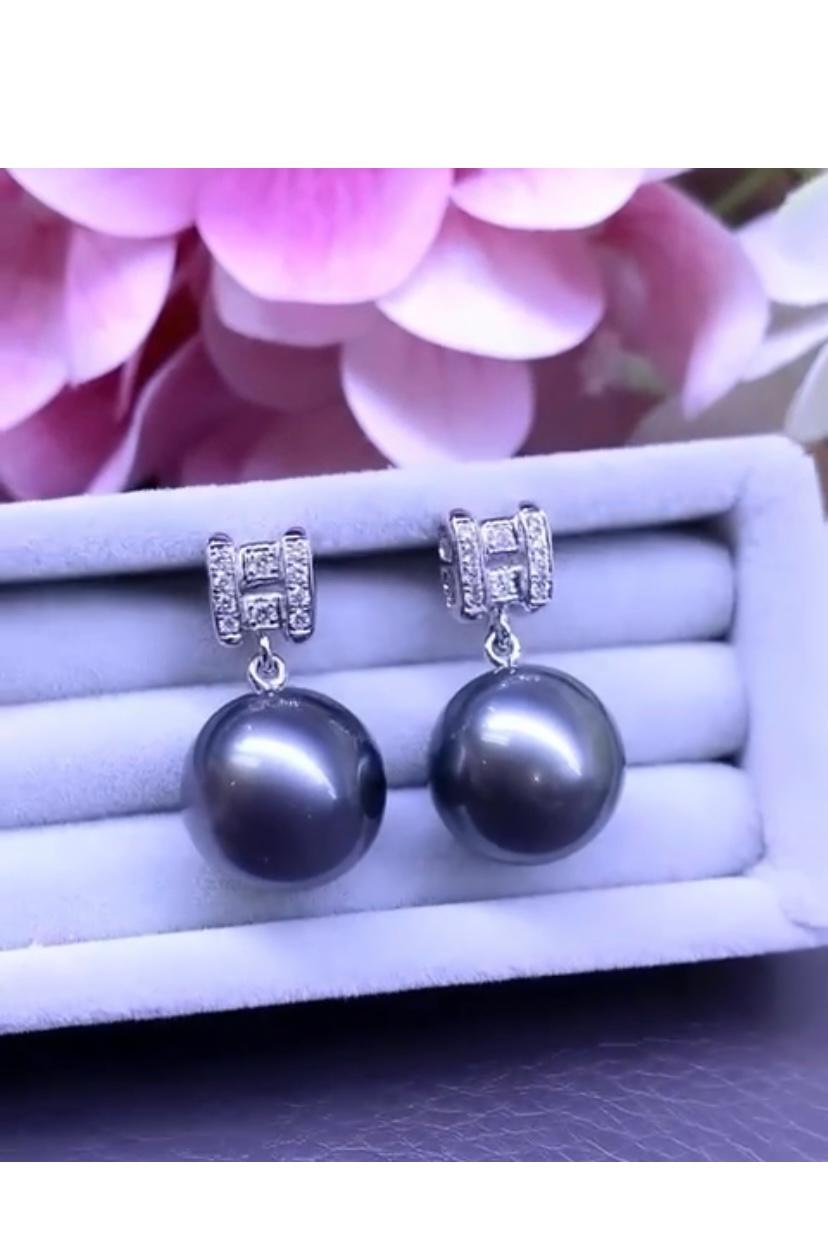 Women's GIT Certified Untreated Tahitian Pearls  Diamonds 18k Gold  Earrings  For Sale