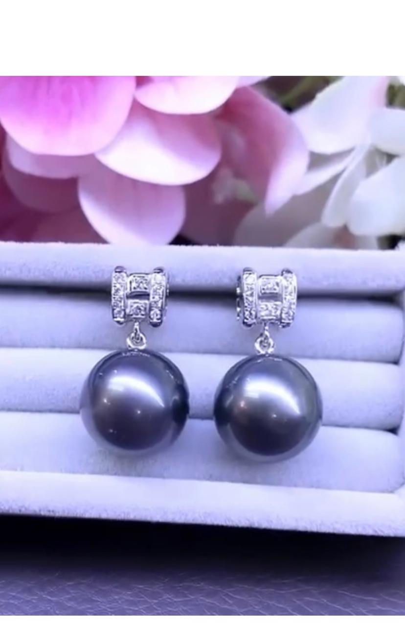 GIT Certified Untreated Tahitian Pearls  Diamonds 18k Gold  Earrings  For Sale 1