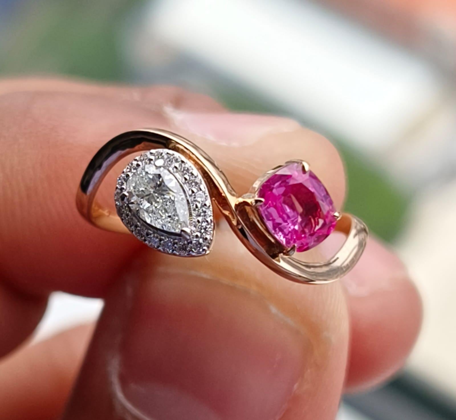 Women's or Men's GIT & GFCO Certified Natural Pink Sapphire Diamond Ring For Sale