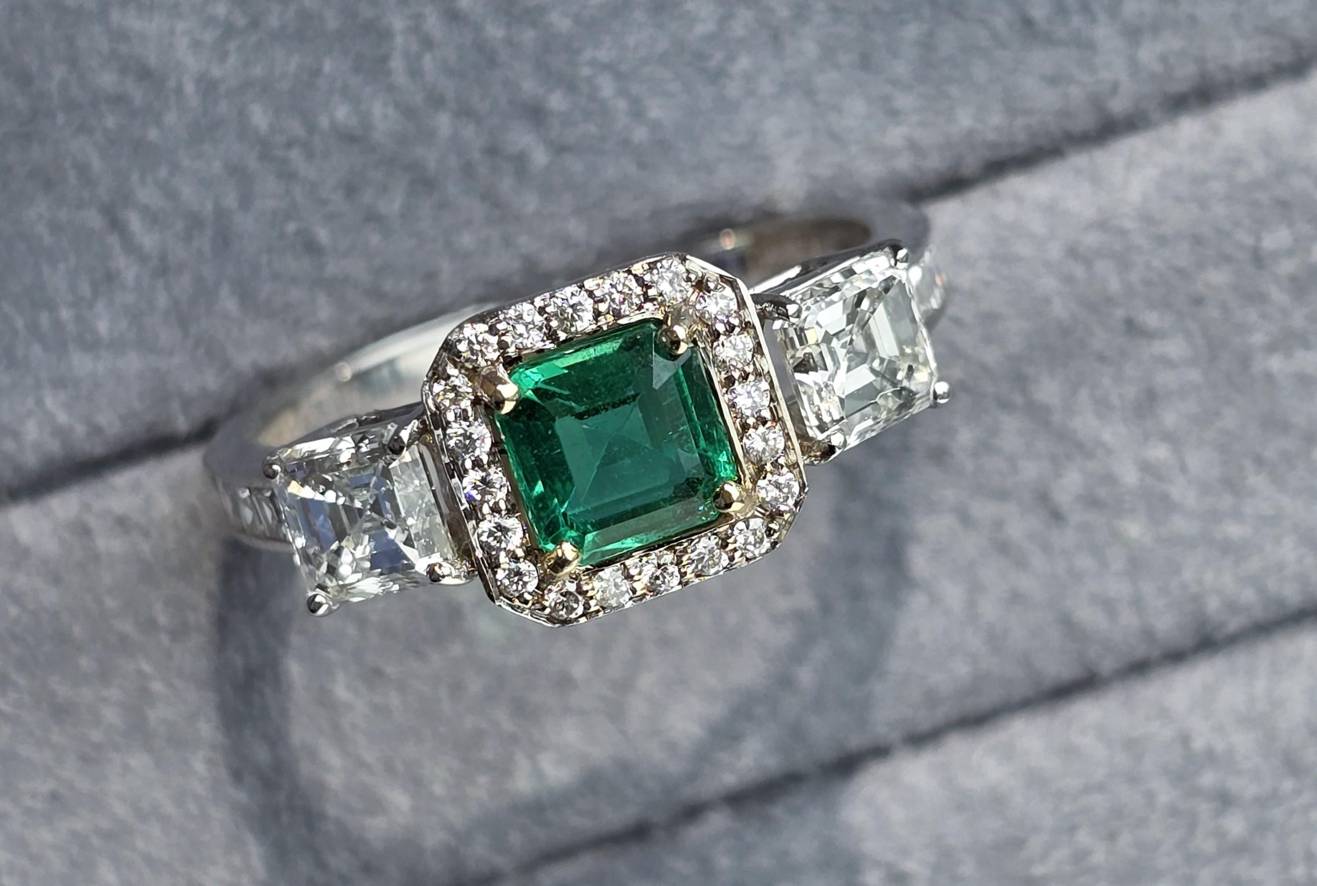 GIT & GFCO Certified Octagon Green Diamond Ring For Sale 11