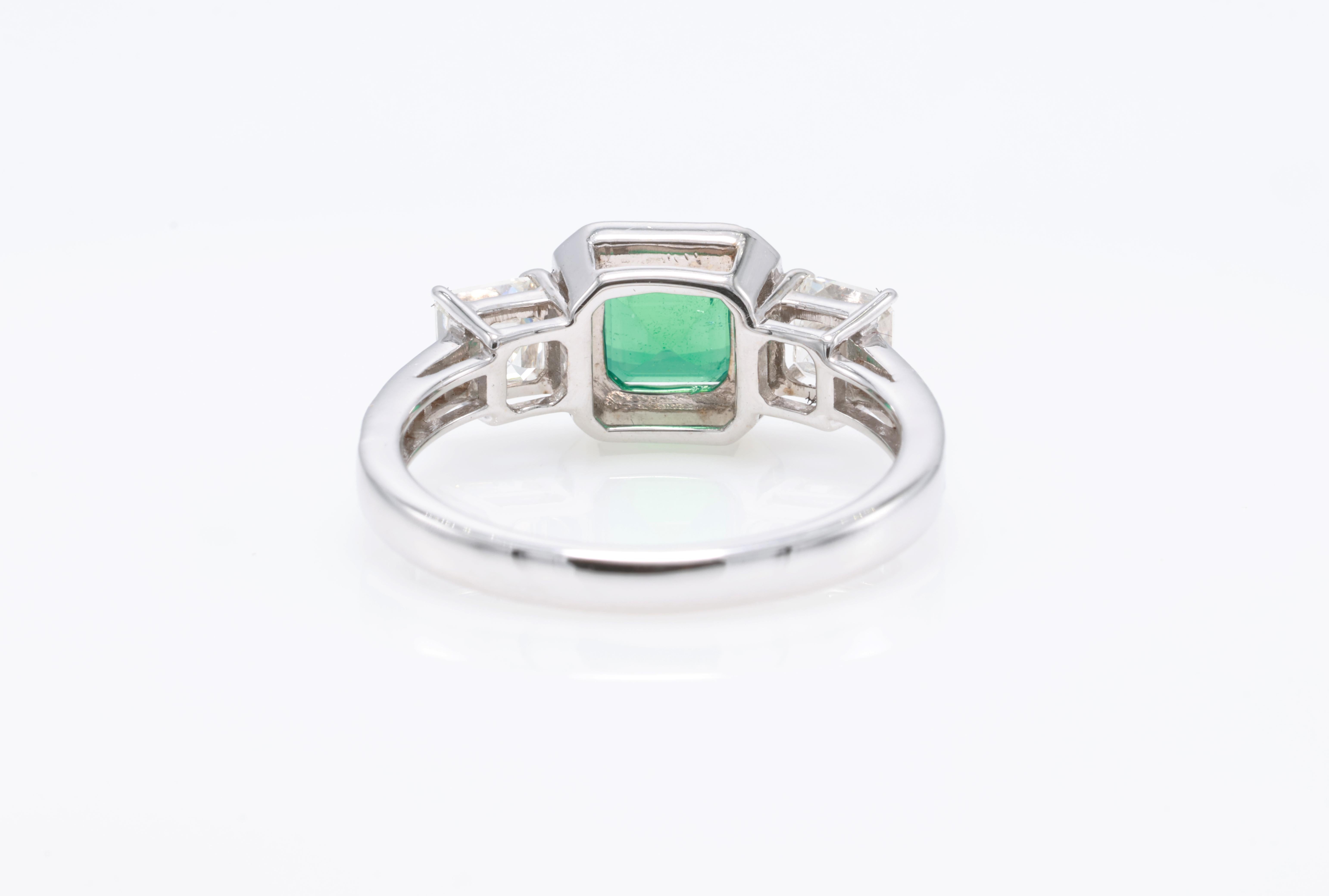 Women's or Men's GIT & GFCO Certified Octagon Green Diamond Ring For Sale