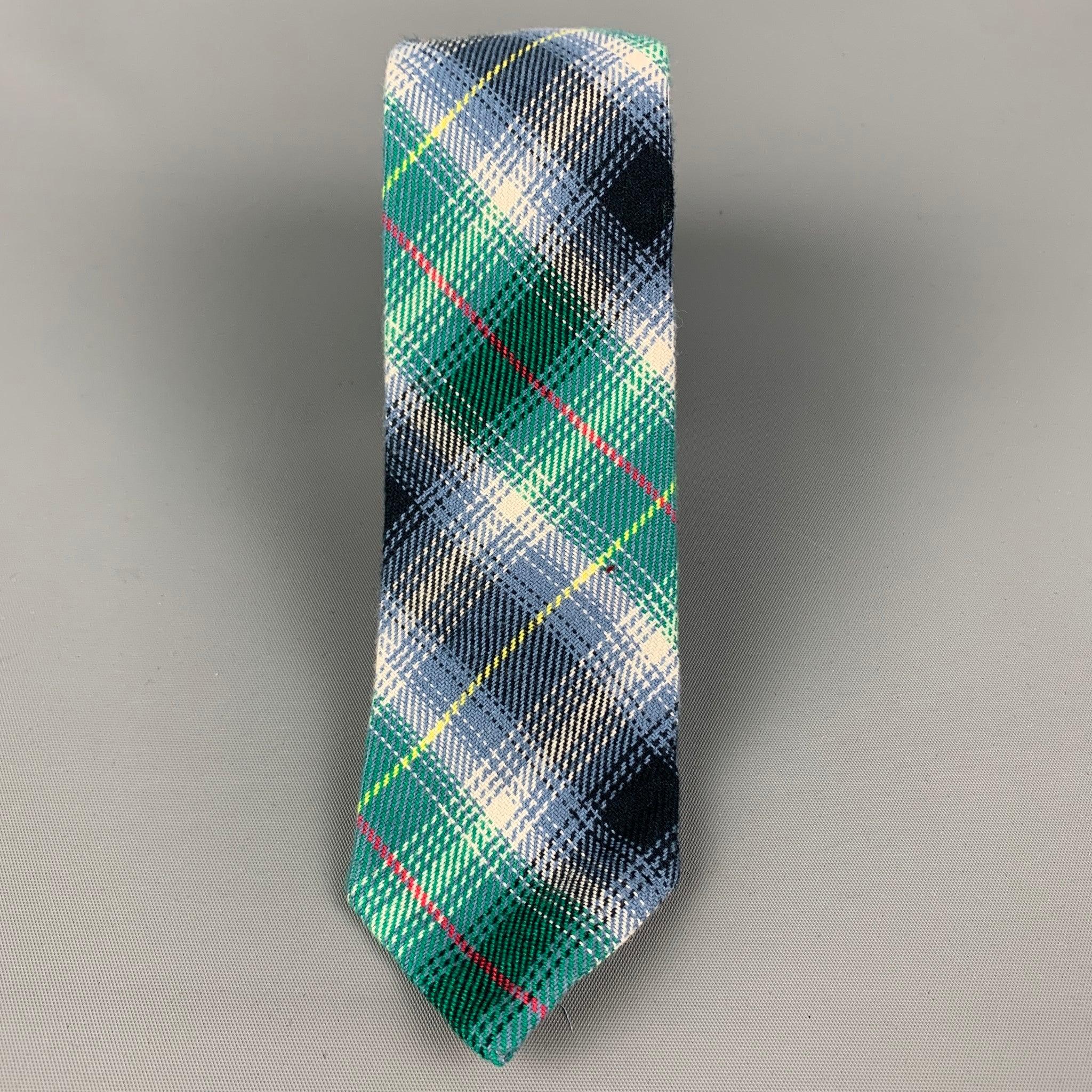 GITMAN BROS
necktie comes in a green cotton with a all over plaid print.  Good Pre-Owned Condition. 

Measurements: 
  Width: 2.25 inches  Length: 33 inches 
  
  
 
Reference: 62331
Category: Tie
More Details
    
Brand:  GITMAN BROS
Color: 