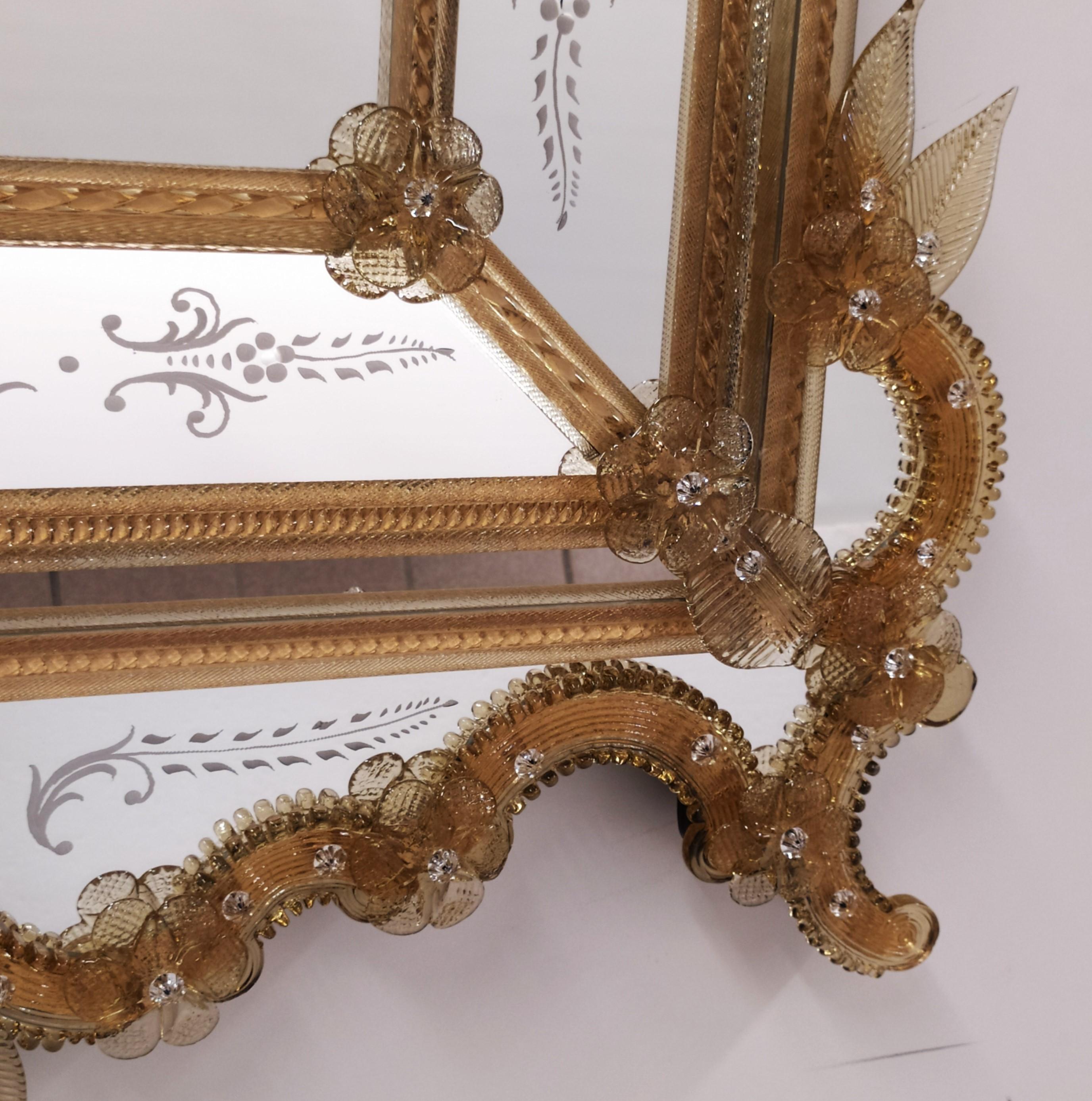 Fait main Miroir en verre de Murano « Giudecca » de style vénitien par Fratelli Tosi en vente