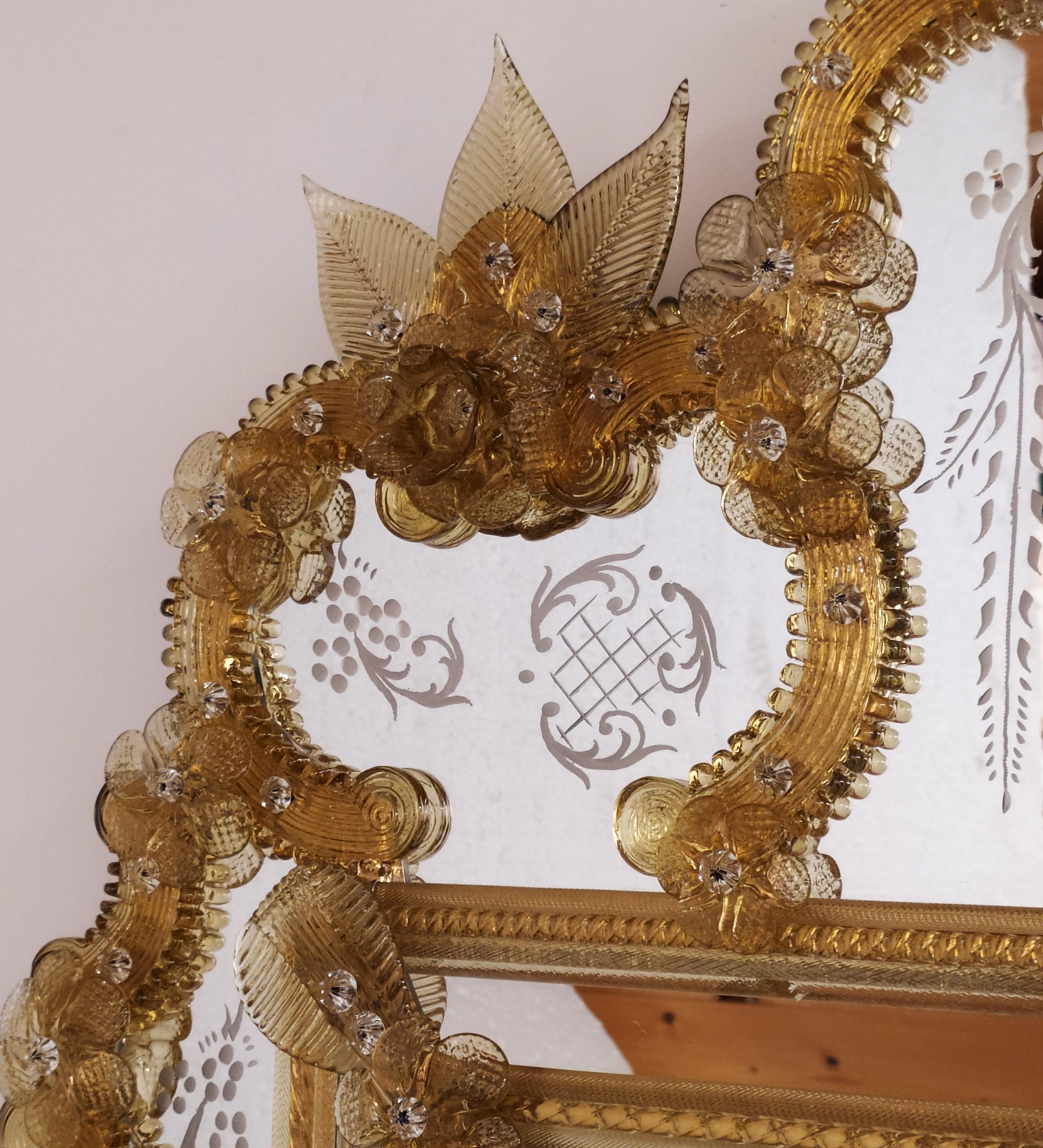 „Giudecca“ Muranoglas-Spiegel im venezianischen Stil von Fratelli Tosi (21. Jahrhundert und zeitgenössisch) im Angebot