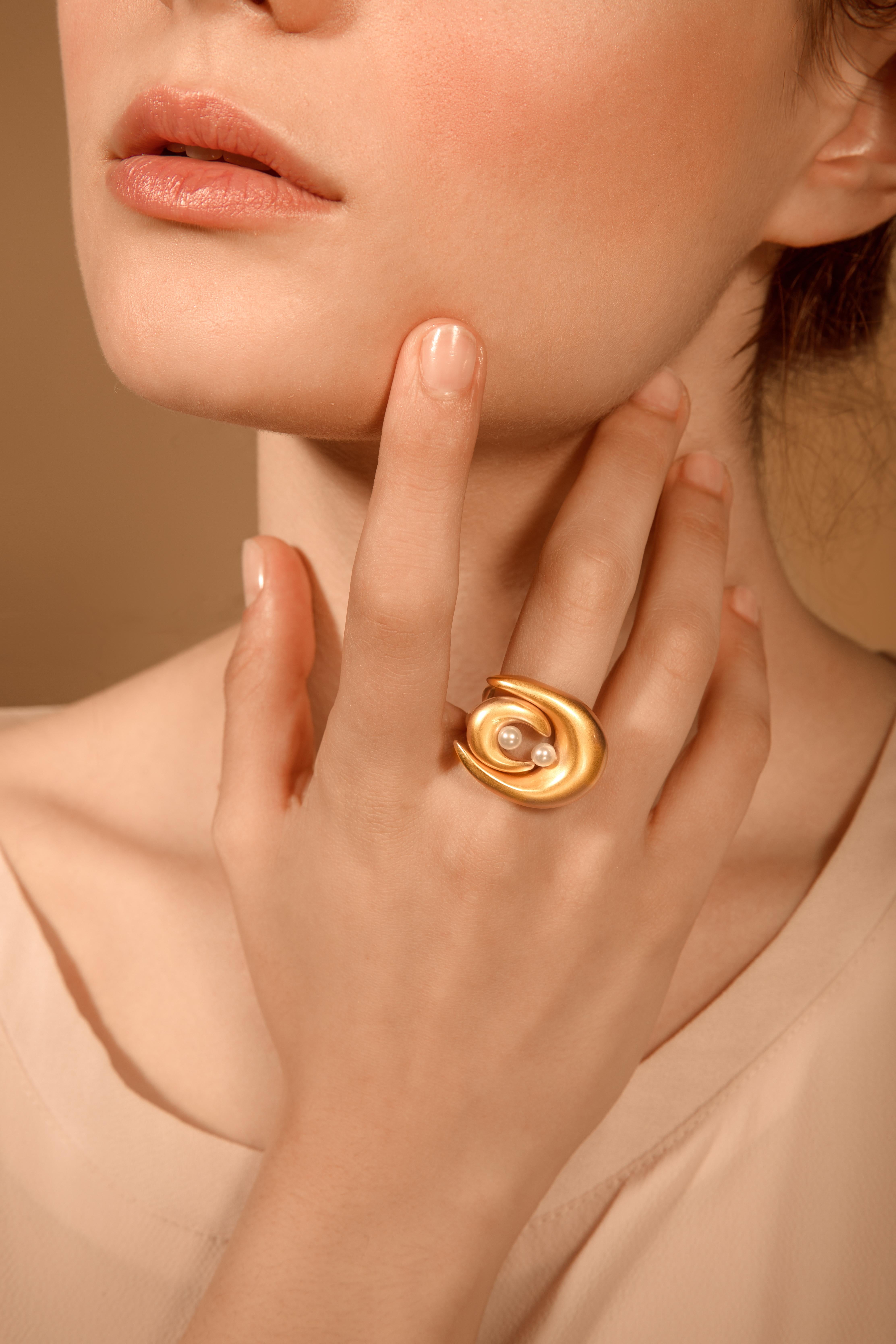 Contemporary Giulia Barela Jewelry Double Brancusi Ring 18 Karat Gold For Sale