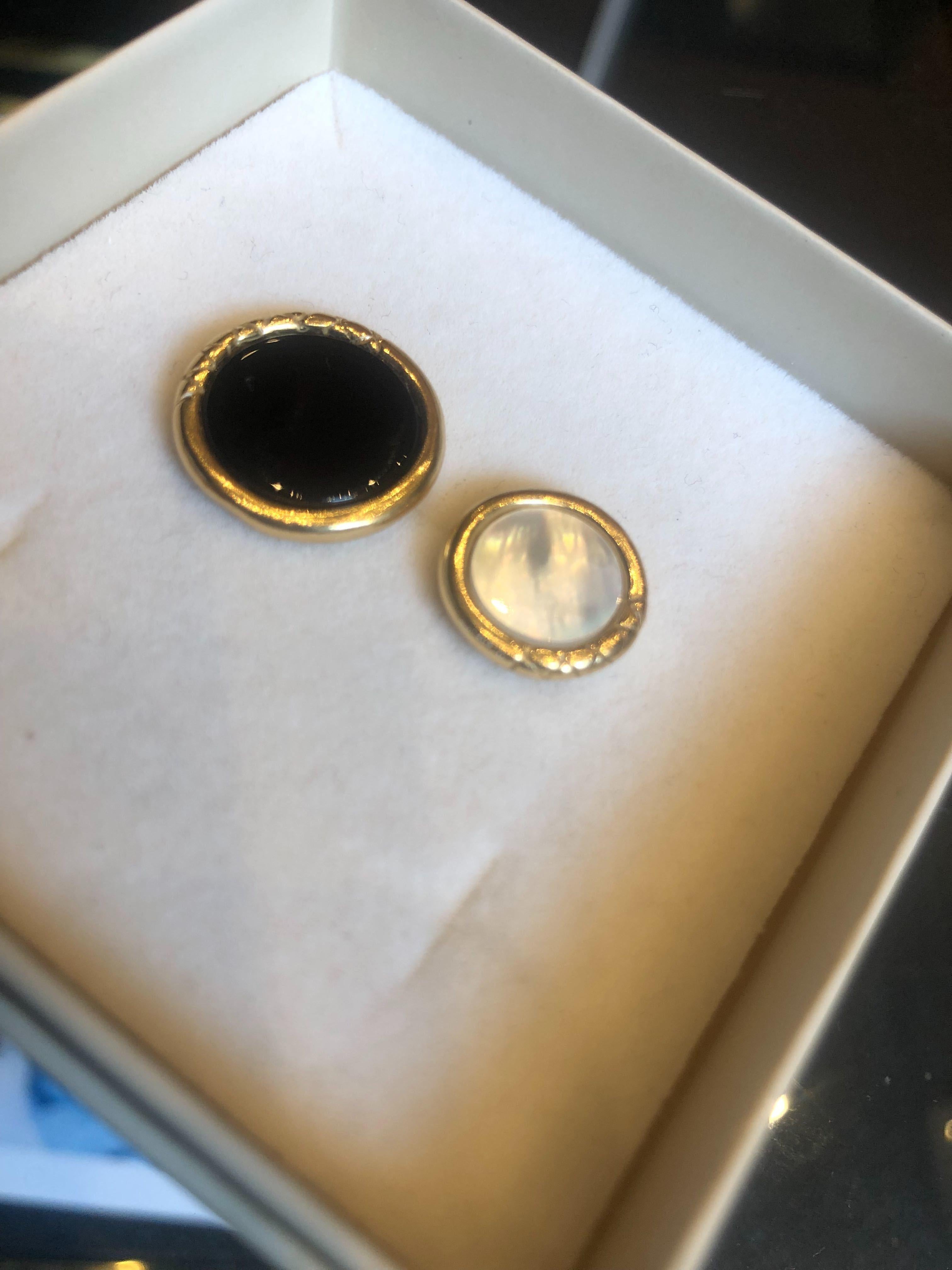 Contemporary Giulia Barela Ouroboro Double stone Black Onyx Nacre Gold Plated Bronze ring  For Sale