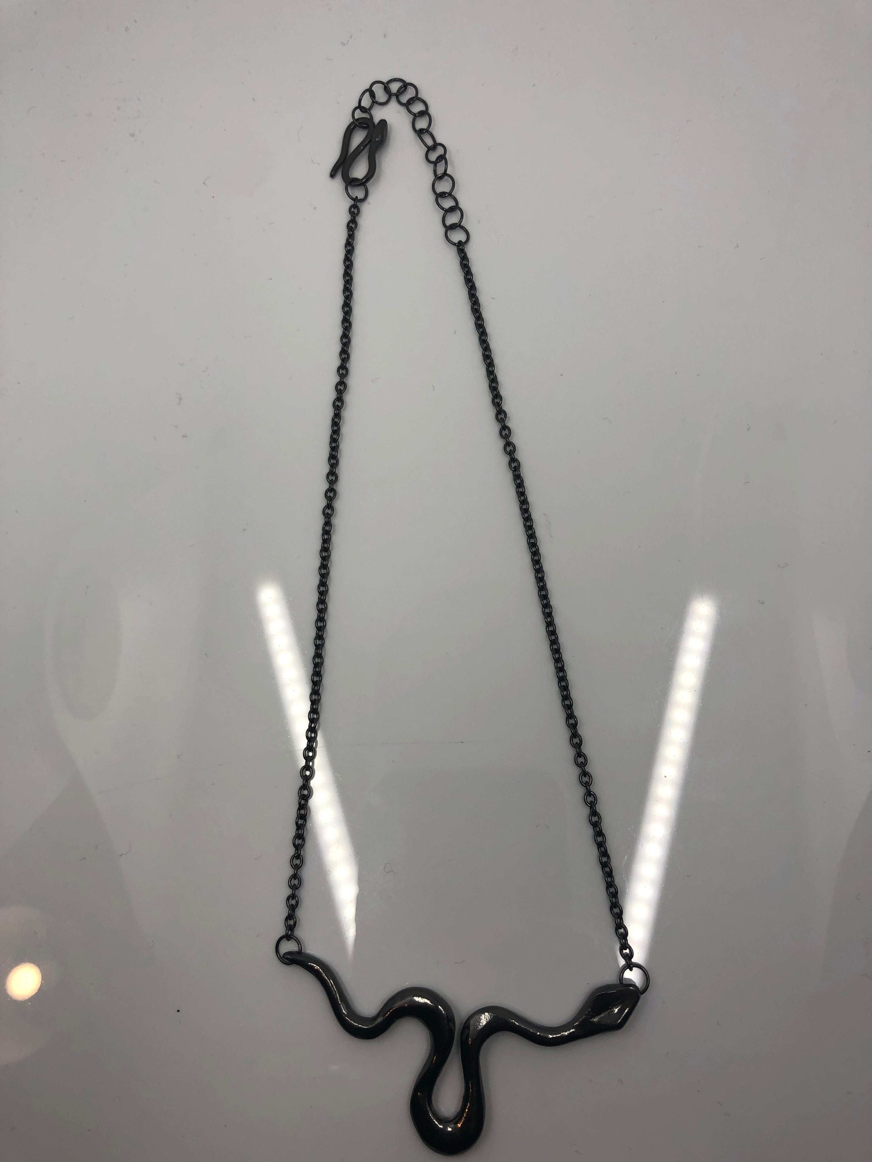 Giulia Barela Ribbon M necklace, 925 silver black rhodium In Excellent Condition For Sale In Rome, IT
