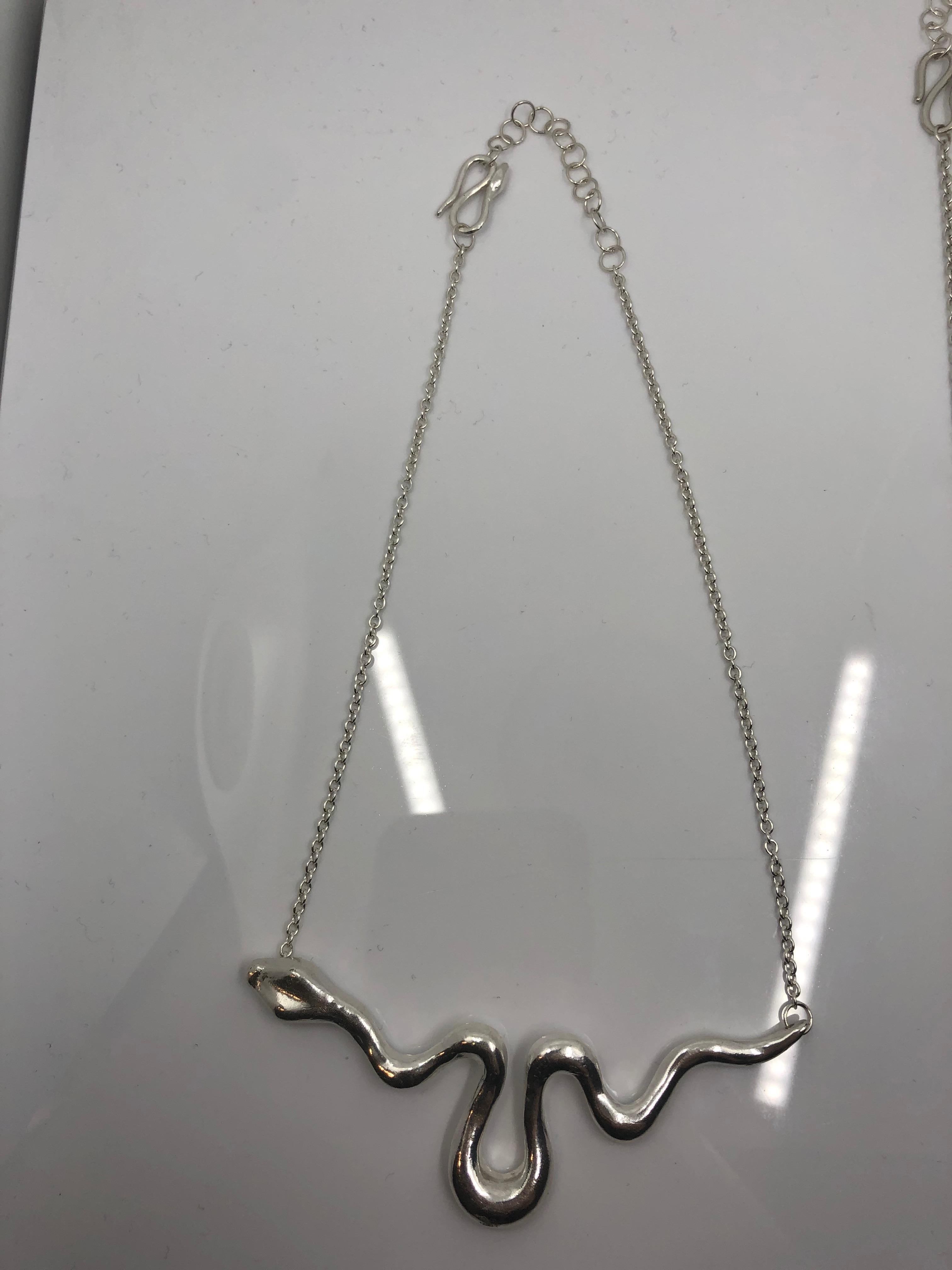 Giulia Barela Ribbon M necklace, 925 silver In Excellent Condition For Sale In Rome, IT