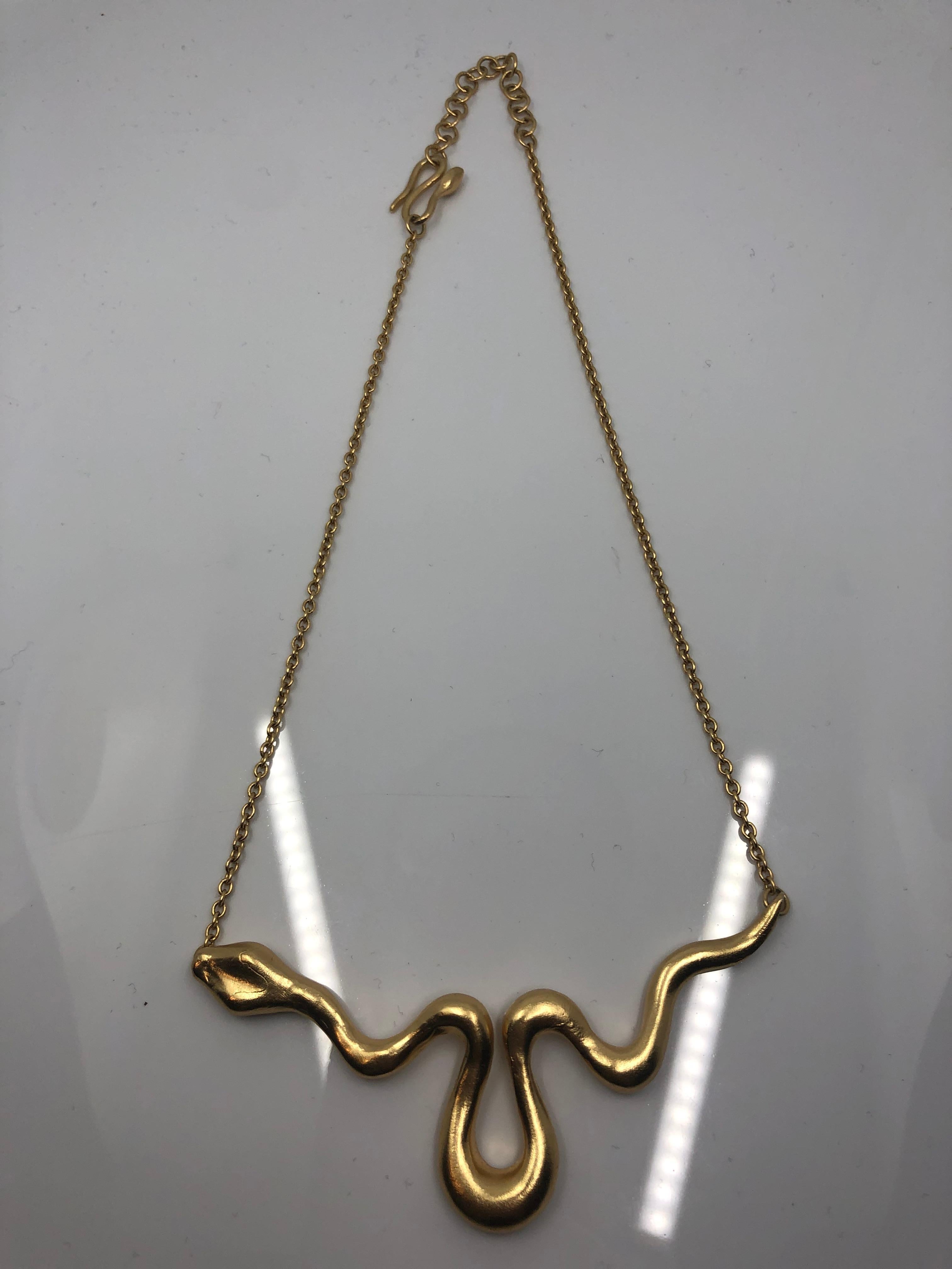 Contemporary Giulia Barela Ribbon M necklace, gold plated bronze For Sale