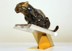 Sculpture de panthère en porcelaine avec base en laiton Lucite de Giulia Mangani pour Oggetti, Italie