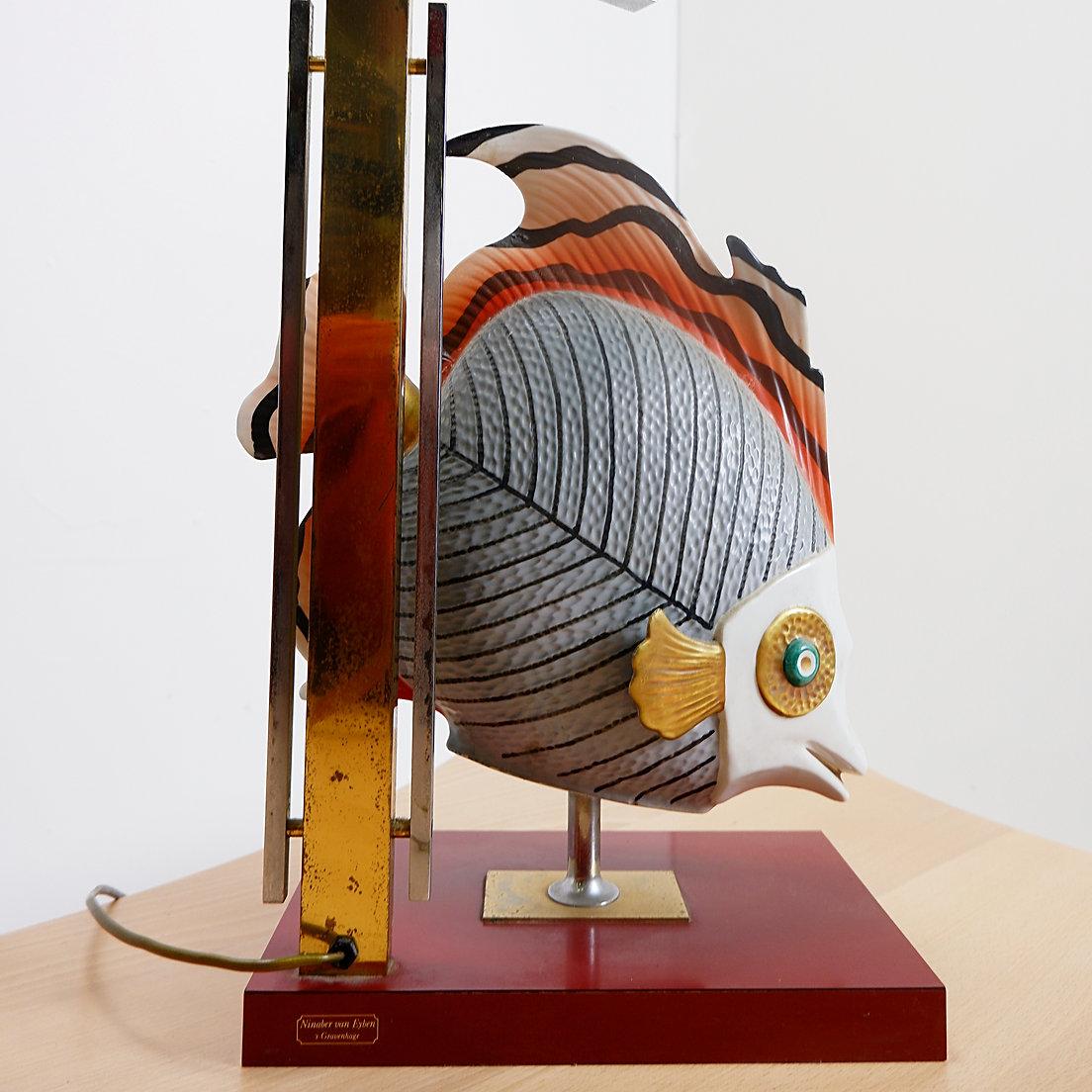 Giulia Mangani für Oggetti Porzellanskulptur einer Fischlampe - um 1980 im Zustand „Gut“ im Angebot in Linkebeek, BE