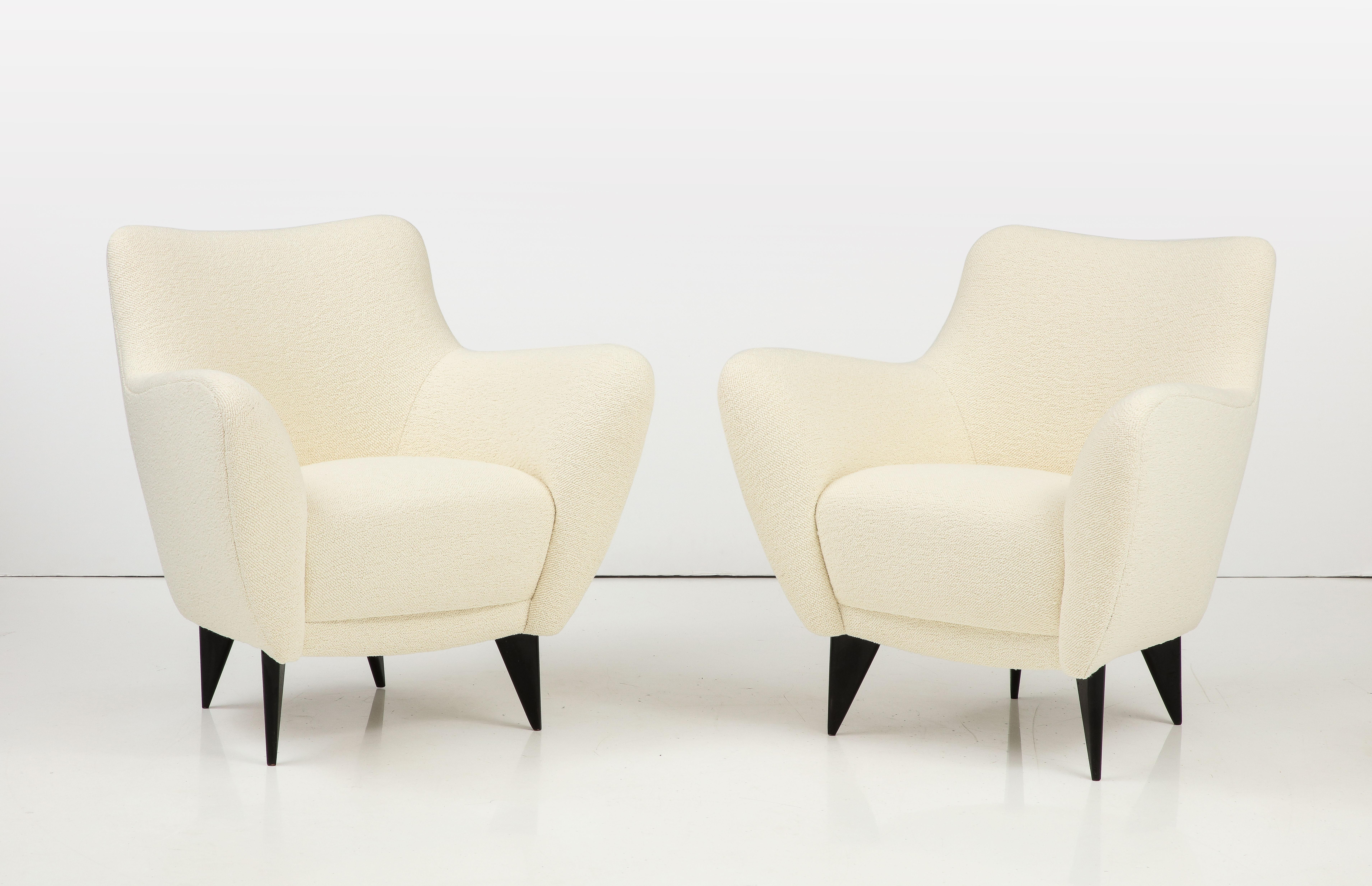 Giulia Veronesi for ISA Bergamo Pair of  'Perla' Armchairs / Lounge Chairs  In Good Condition For Sale In New York, NY
