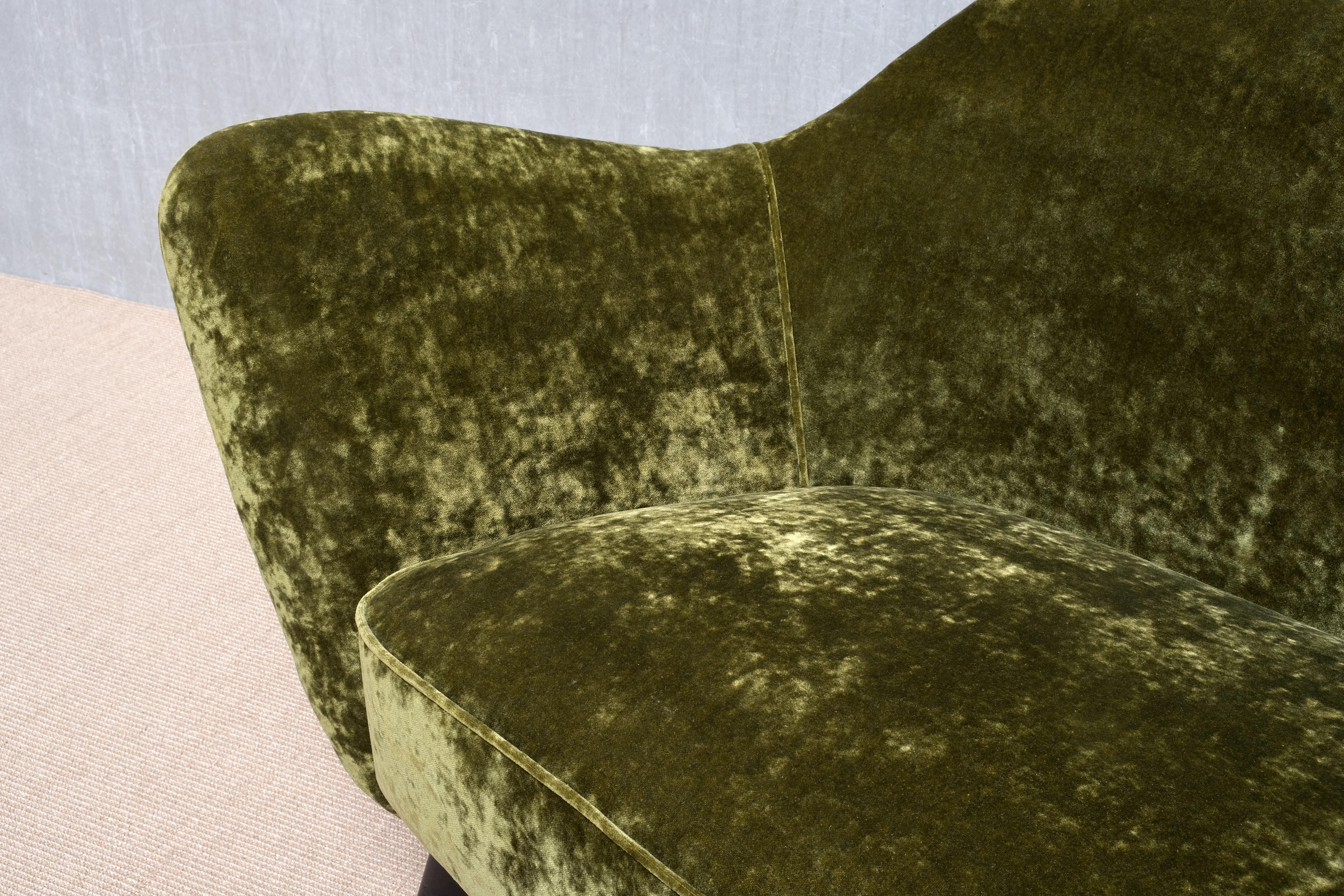 Causeuse 'Perla' en velours Dedar vert olive de Giulia Veronesi, ISA Bergamo, années 1950 en vente 6