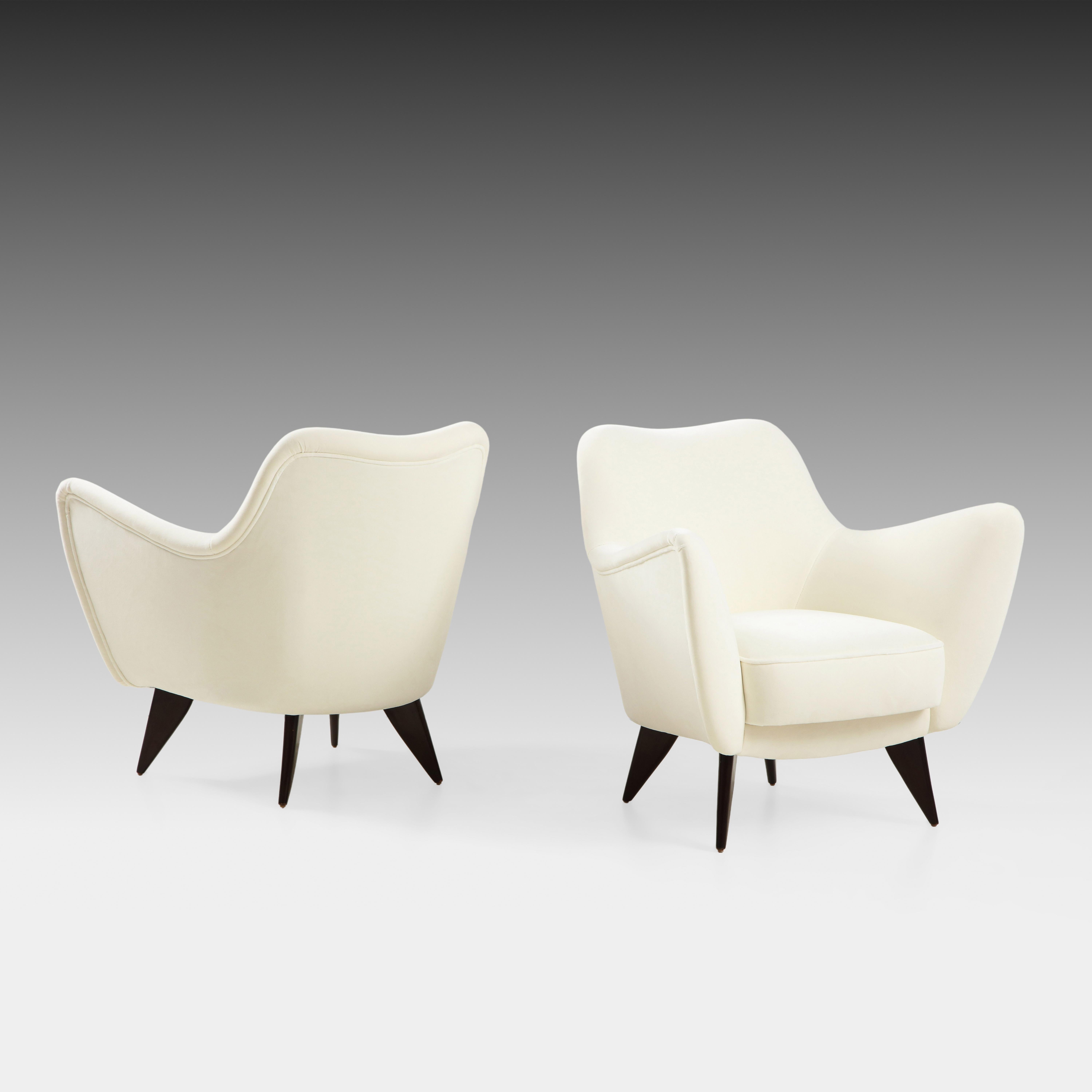 Giulia Veronisi for ISA Bergamo 'Perla' Sofa and Pair of Lounge Chairs Suite 4