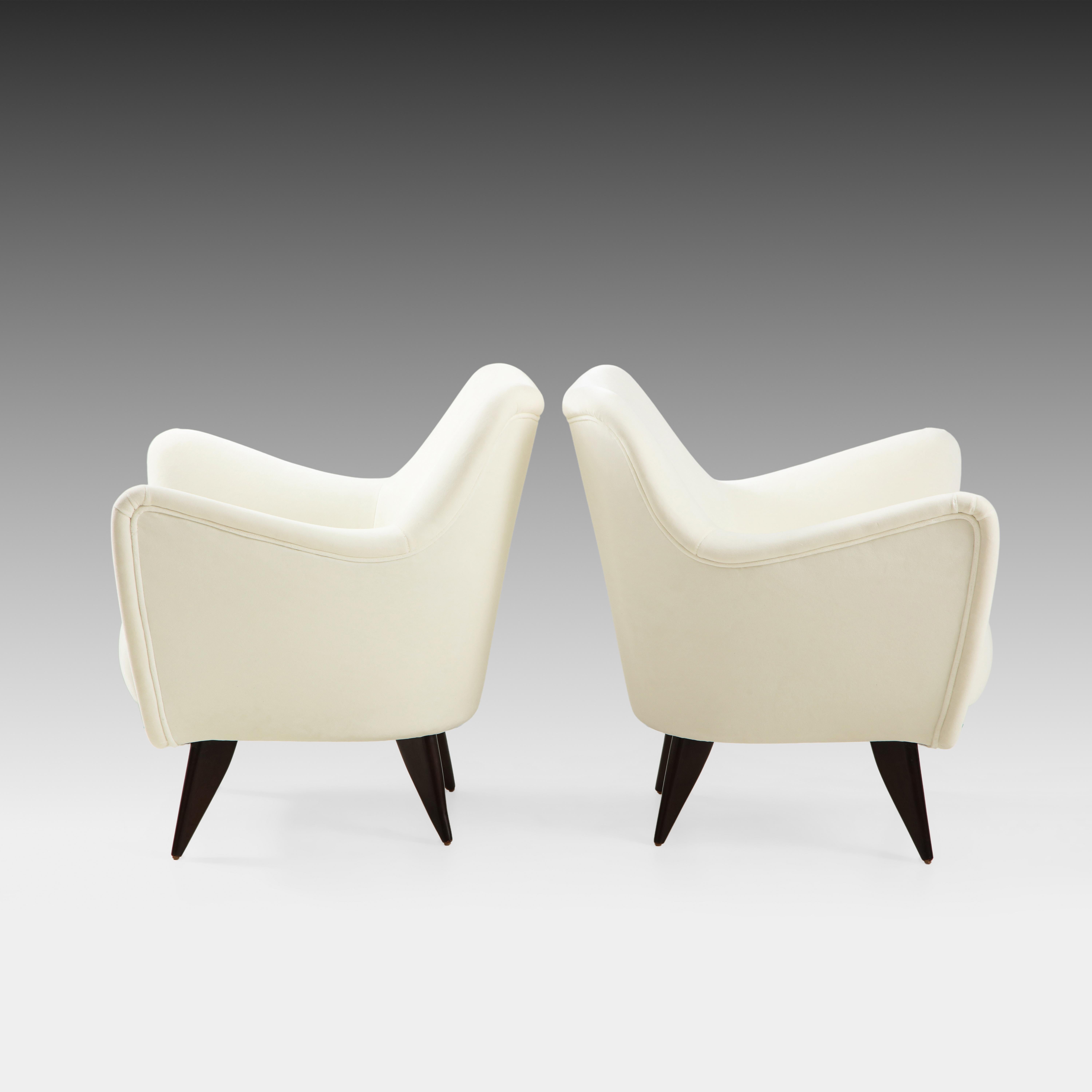 Giulia Veronisi for ISA Bergamo 'Perla' Sofa and Pair of Lounge Chairs Suite 5