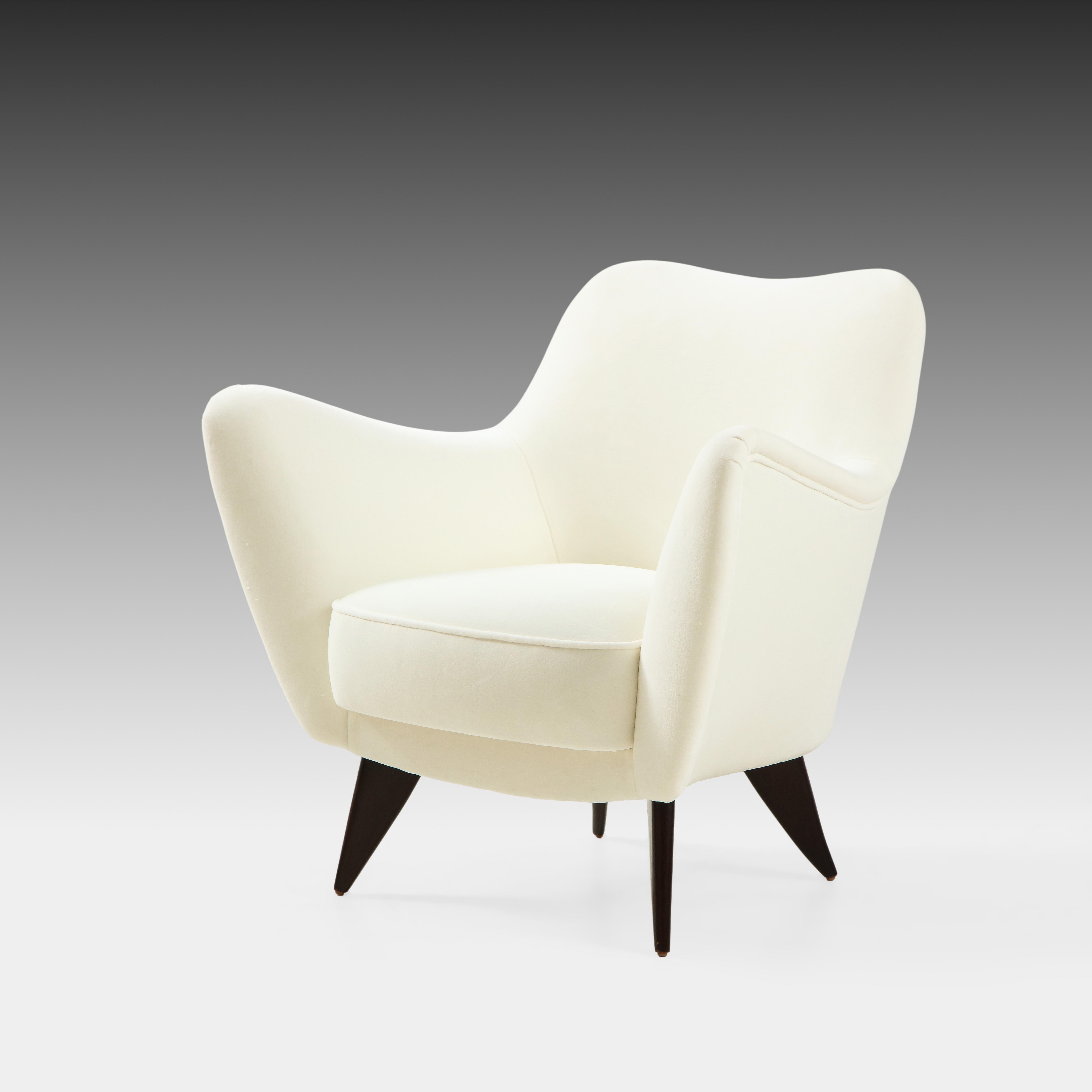 Giulia Veronisi for ISA Bergamo 'Perla' Sofa and Pair of Lounge Chairs Suite 8