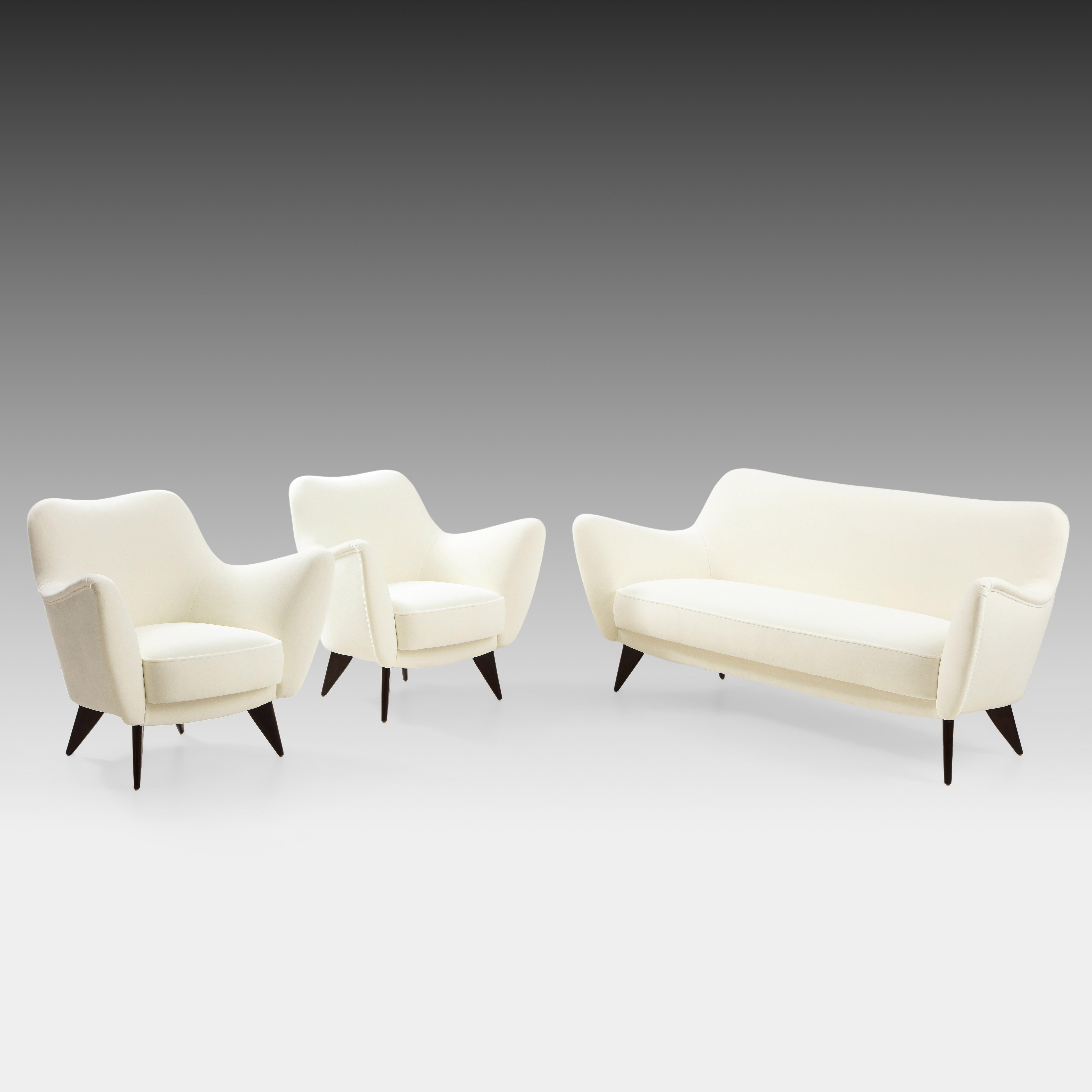 Giulia Veronisi for ISA Bergamo 'Perla' Sofa in Ivory Velvet, Italy, 1950s For Sale 3