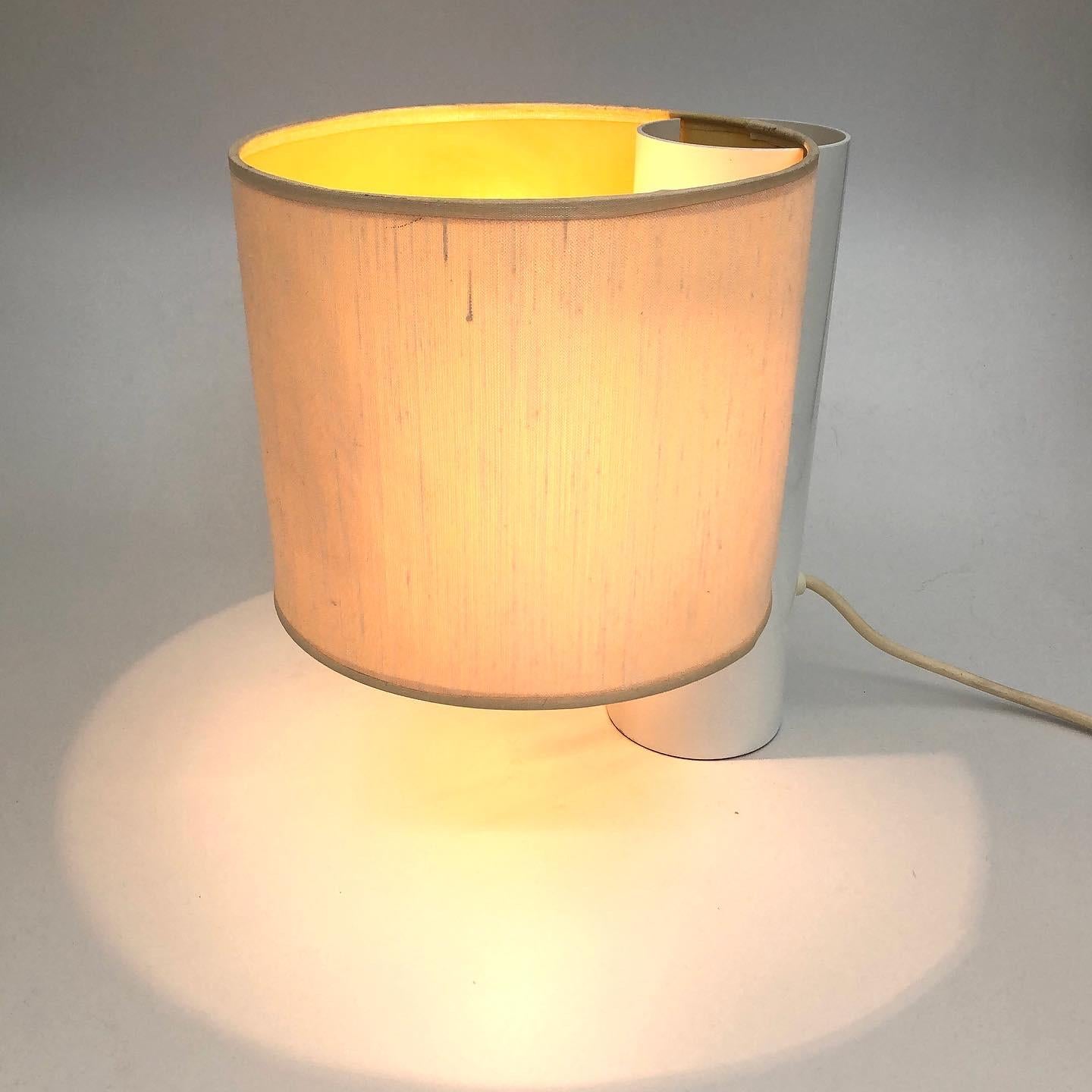 Post-Modern Giuliana GRAMIGNA (né en 1929) Lampe Fluette modèle crée en 1976 For Sale