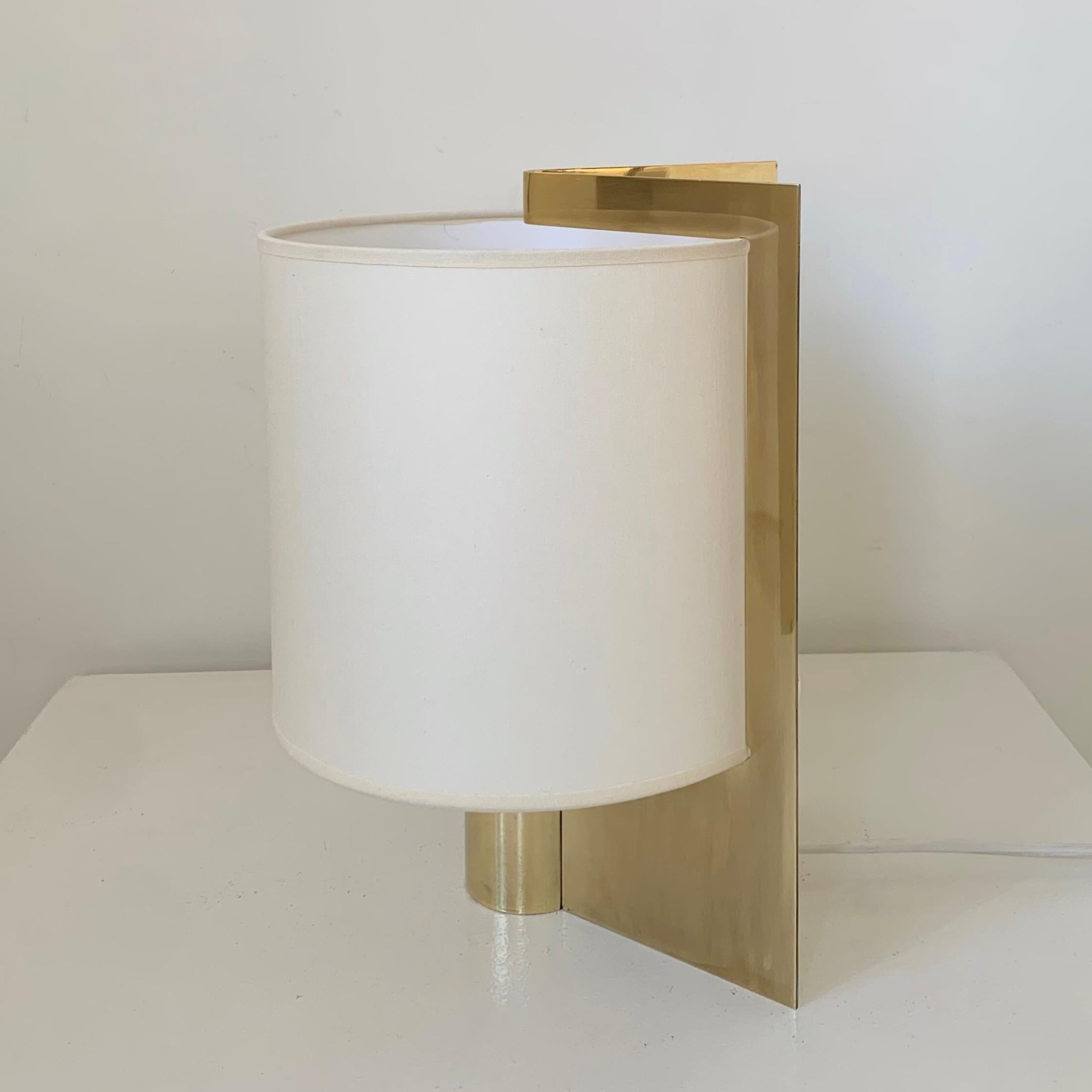 Giuliana Gramigna Pair of Elegant Brass Table Lamp, circa 1970, Italy. For Sale 6