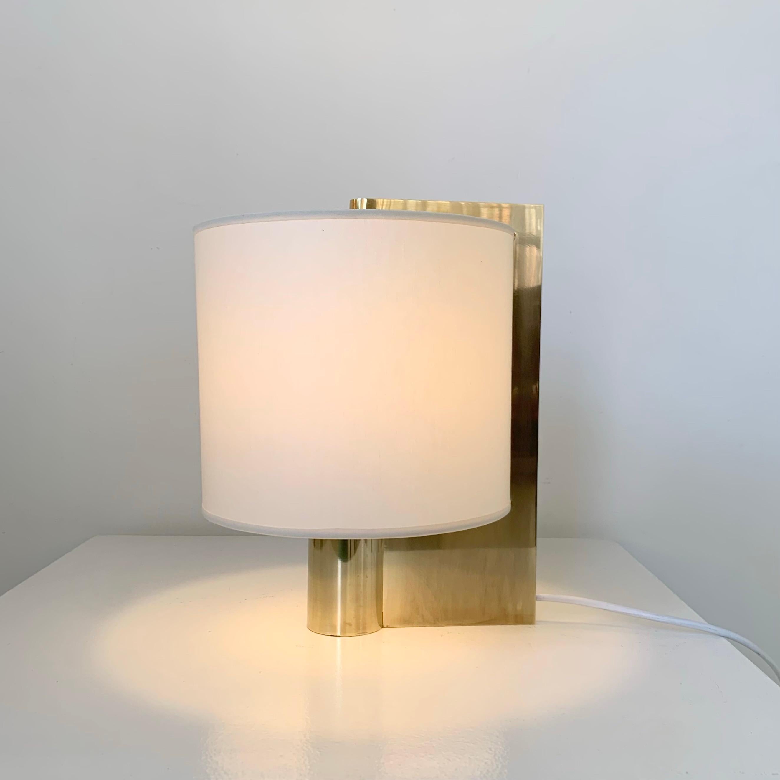 Giuliana Gramigna Pair of Elegant Brass Table Lamp, circa 1970, Italy. For Sale 1