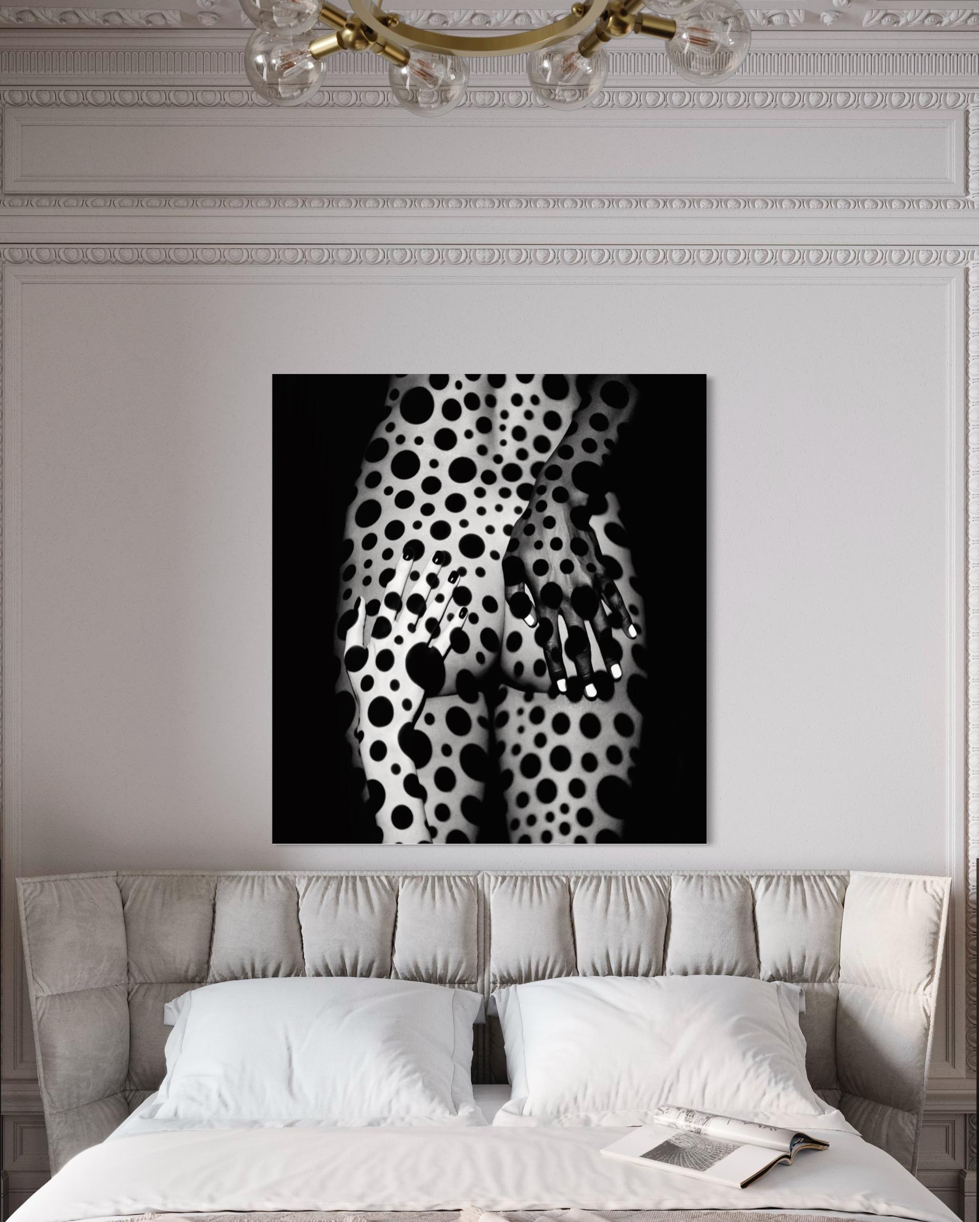 MODERNISMO - LIMITED EDIITON OF 10 - SIGNED ON THE FRONT

Pure photography, inspired by the historically significant pop art and the undulating forms of the nude human body. The pattern takes focal priority as the lines of the body some the canvas.
