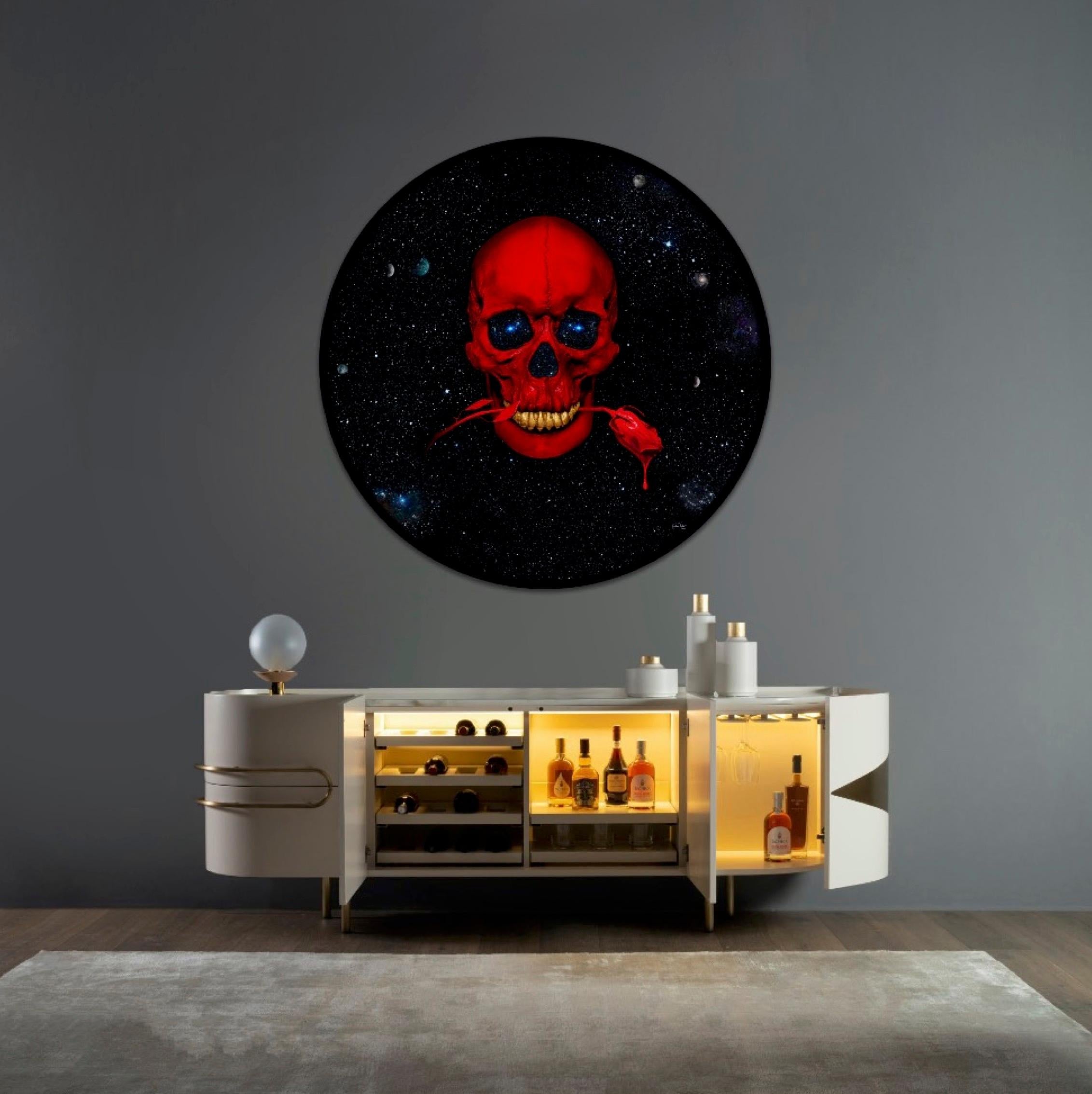 „ Totenkopf SKRT-LED Transparent RED“ Fotografie 50“D Edition 3/8 von Giuliano Bekor im Angebot 4