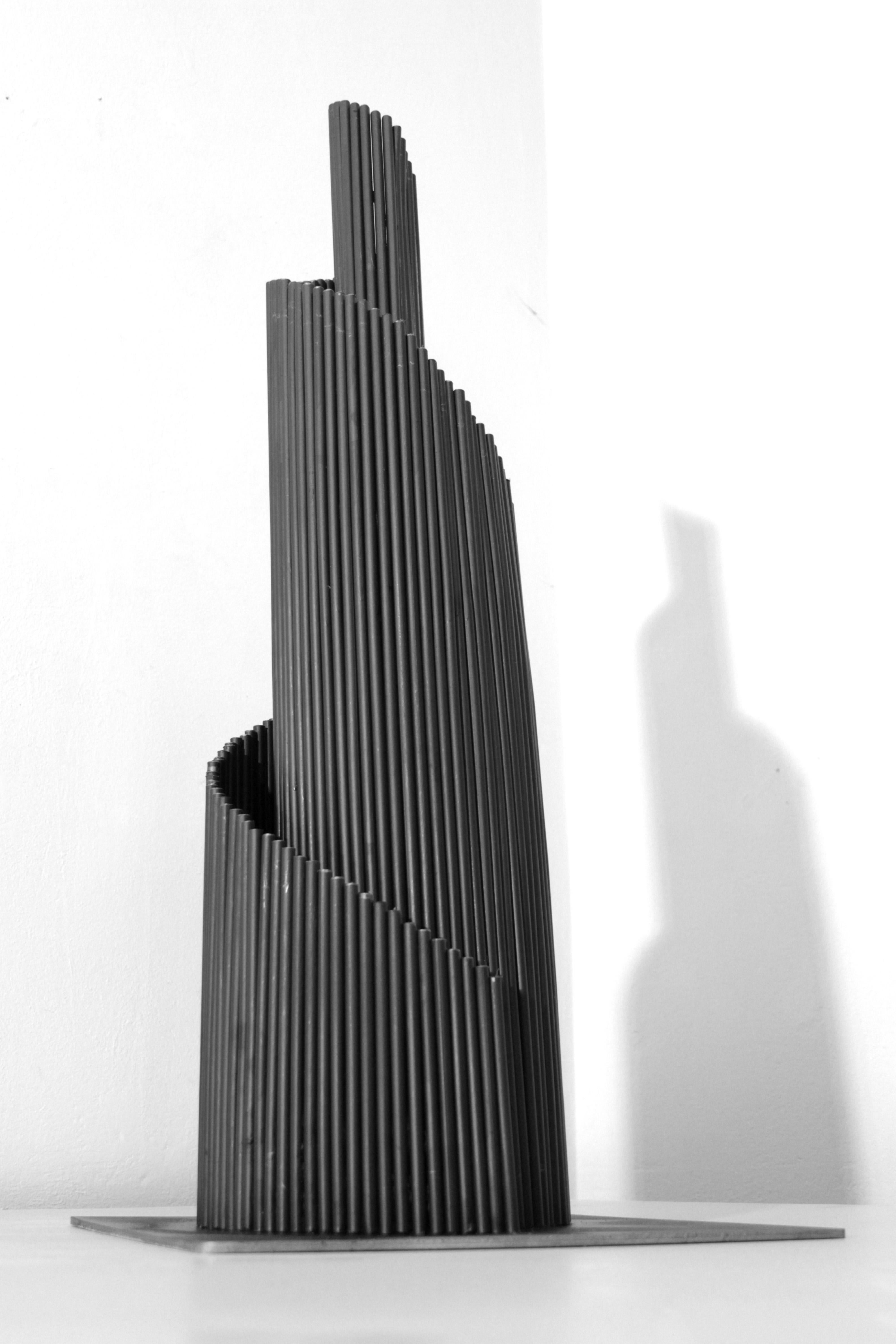 Omaggio al Cielo - Minimalist Sculpture by Giuliano Cataldo Giancotti