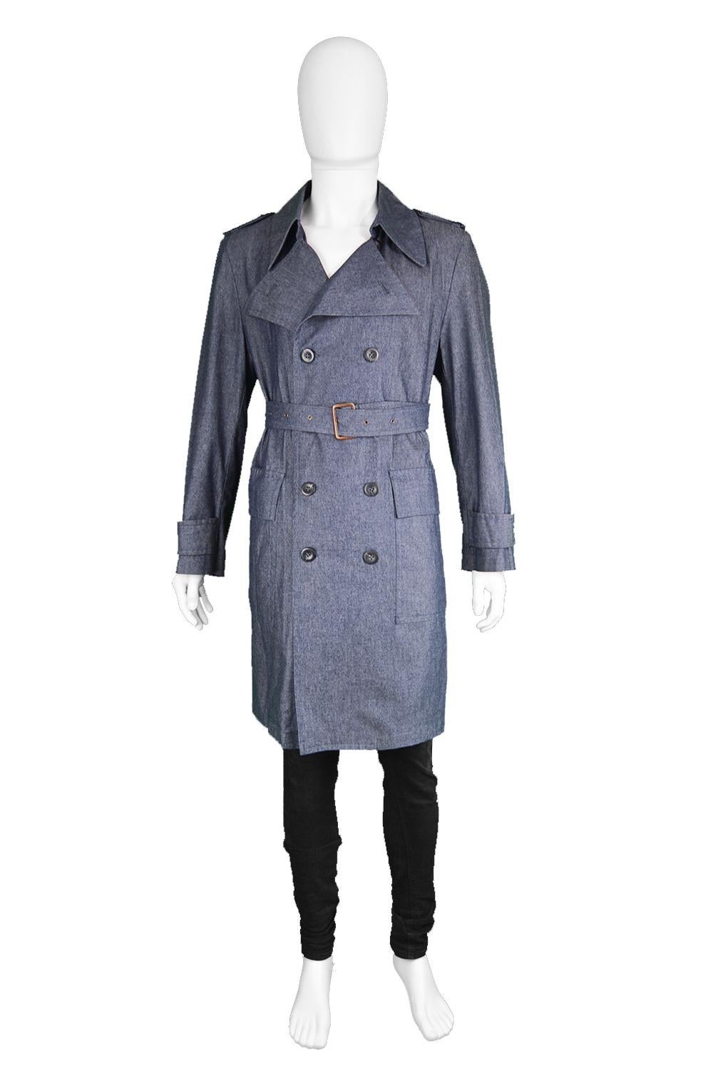 Giuliano Fujiwara Mens Vintage Blue Chambray Belted Trench Coat, 1990s 

Please Click 'Continue Reading' below for full description and size. 

Size: Marked IT 48 which is roughly a men's Small to Medium. Please check measurements. 
Chest - 44” /