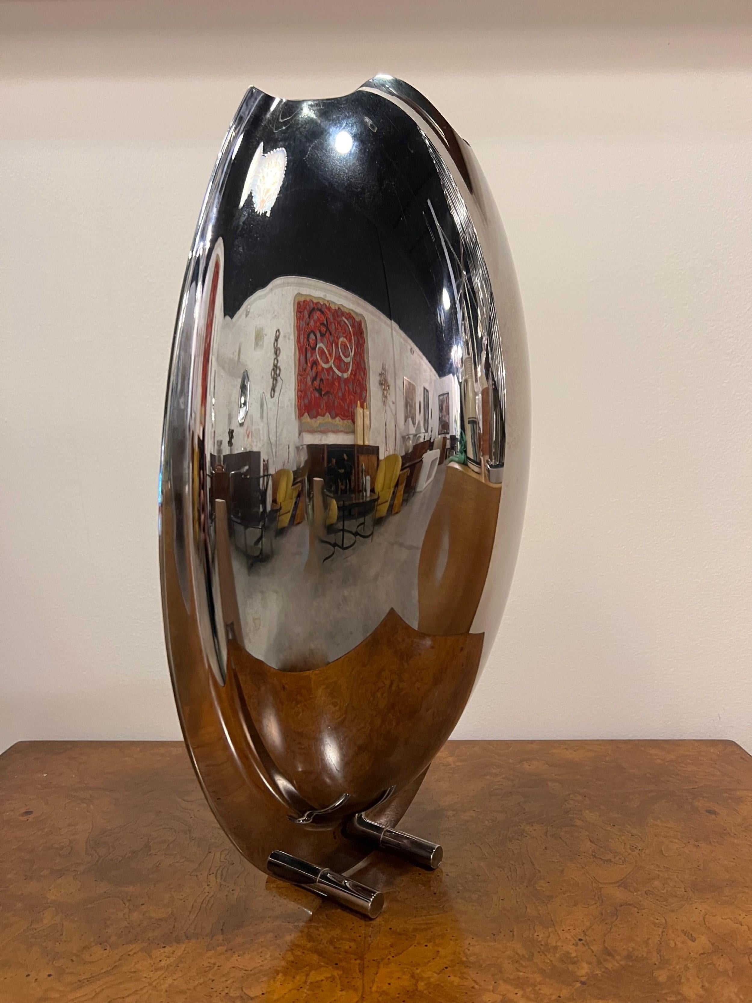 Placcato Giuliano Malimpensa Vaso contemporaneo italiano placcato argento in vendita