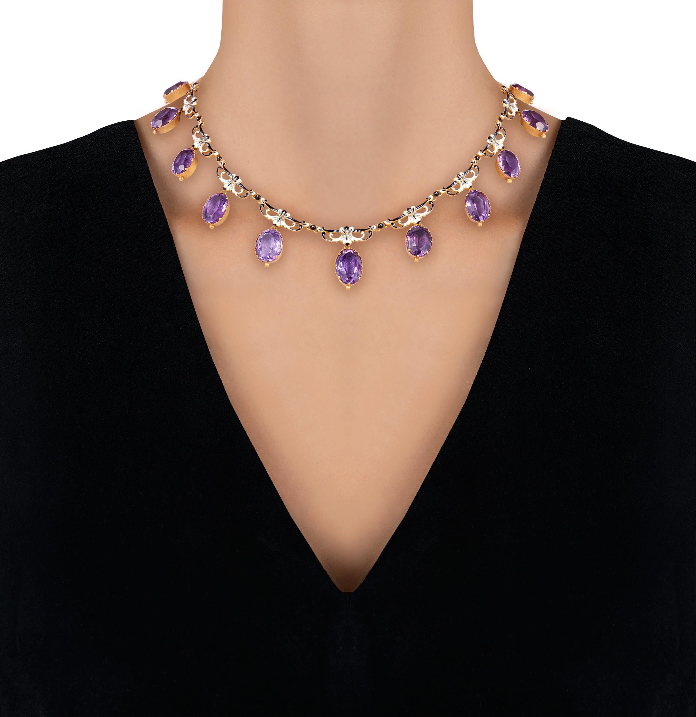 Taille ovale Collier d'améthyste de style néo-renaissance Giuliano en vente