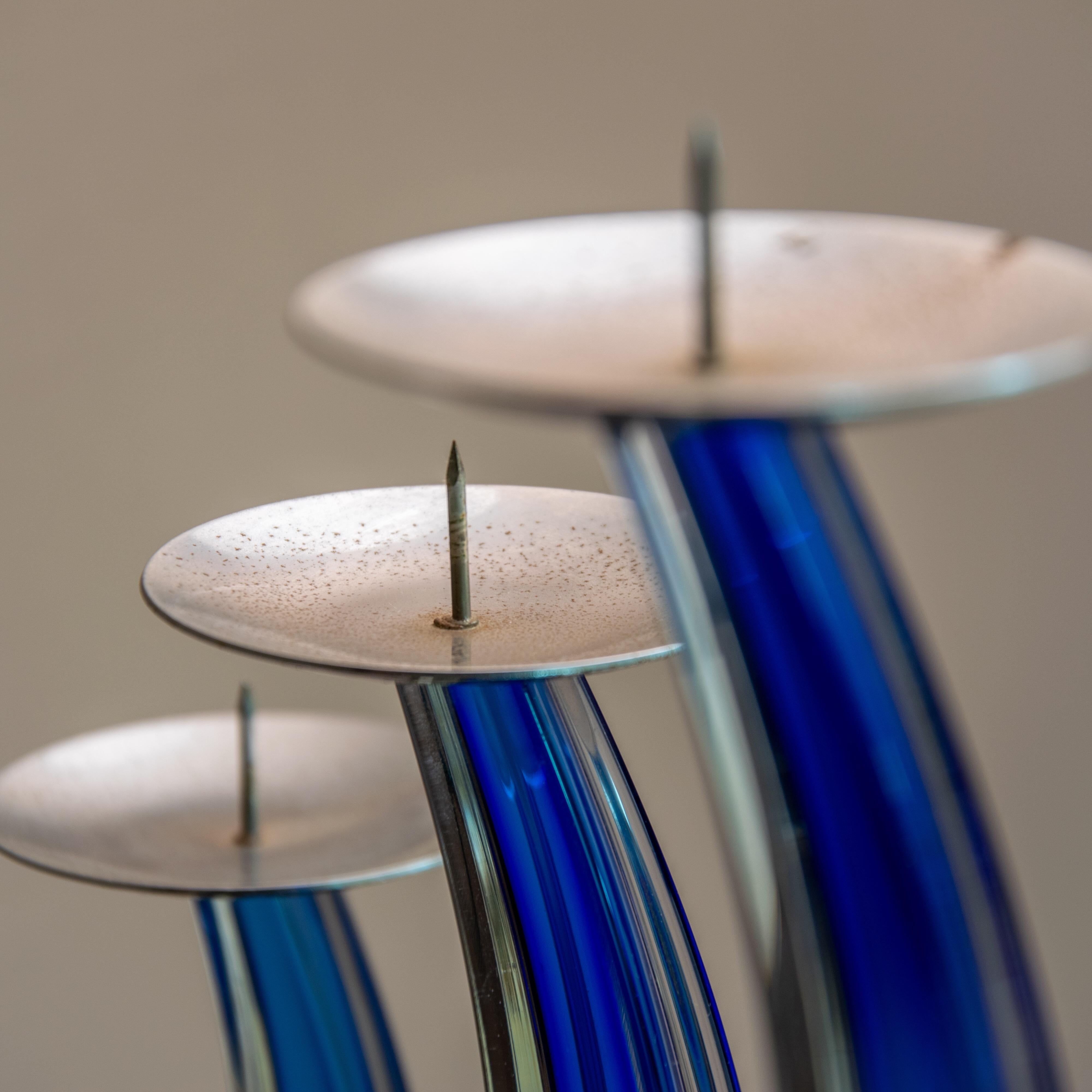 Fin du 20e siècle SignéGiuliano Tosi Ensemble de trois chandeliers en verre de Murano bleu cobalt  en vente