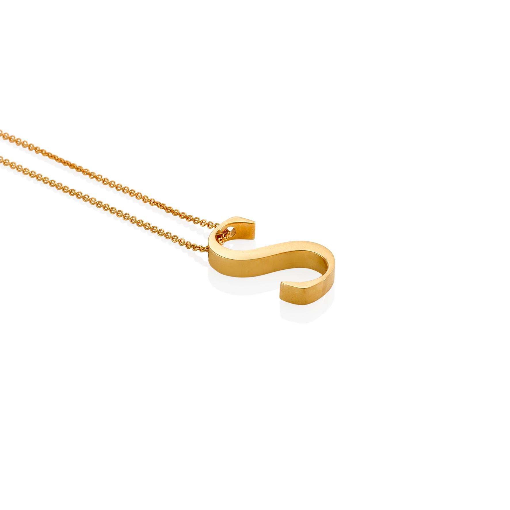 Giulians 18 karat Yellow Gold S Letter Pendant  In New Condition For Sale In Sydney, NSW