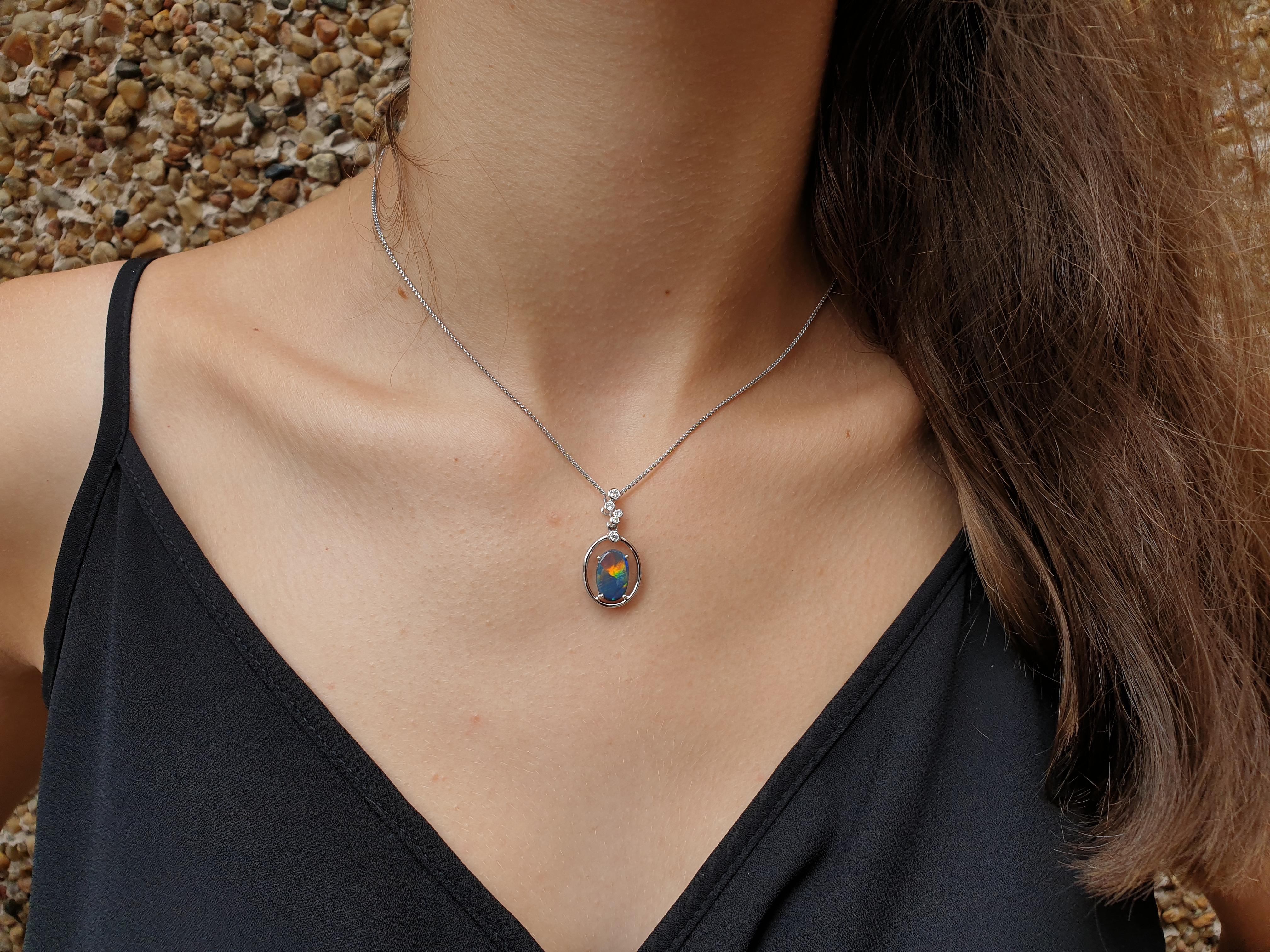 Women's or Men's Giulians 18k 1.78ct Australian Black Opal and Diamond Pendant Necklace For Sale