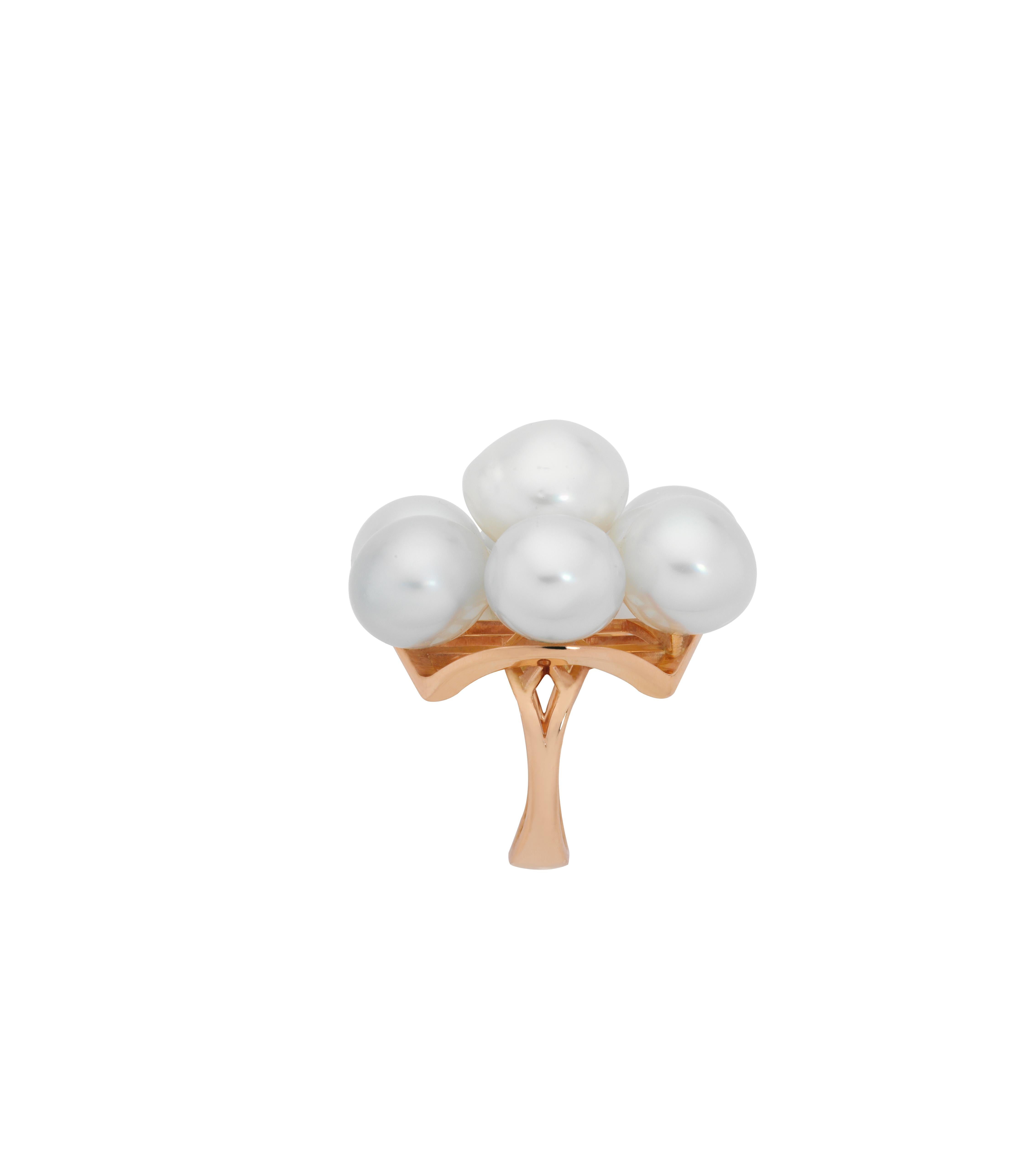 Contemporary Giulians 18k 7 Baroque South Sea Pearl Cocktail Ring For Sale