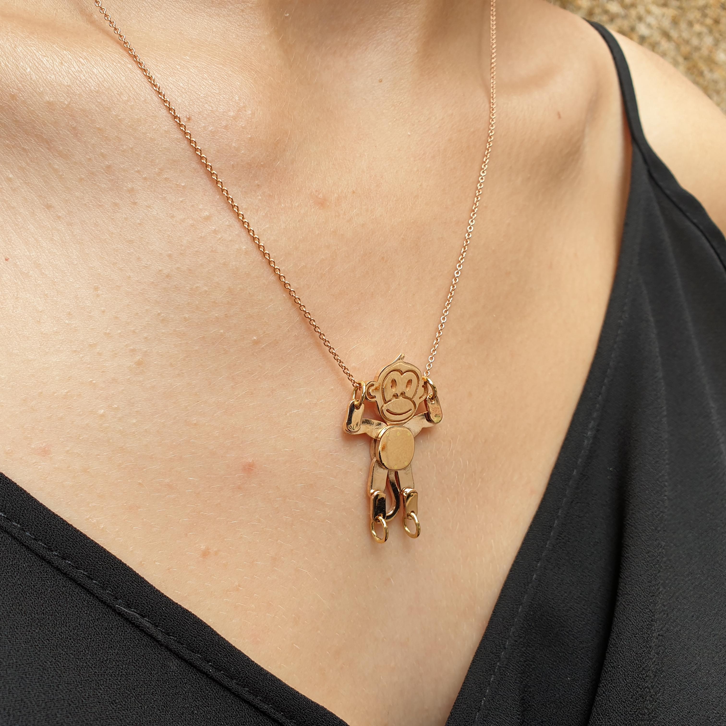 Giulians 18k Yellow Gold Movable Monkey Necklace Pendant  In New Condition For Sale In Sydney, NSW