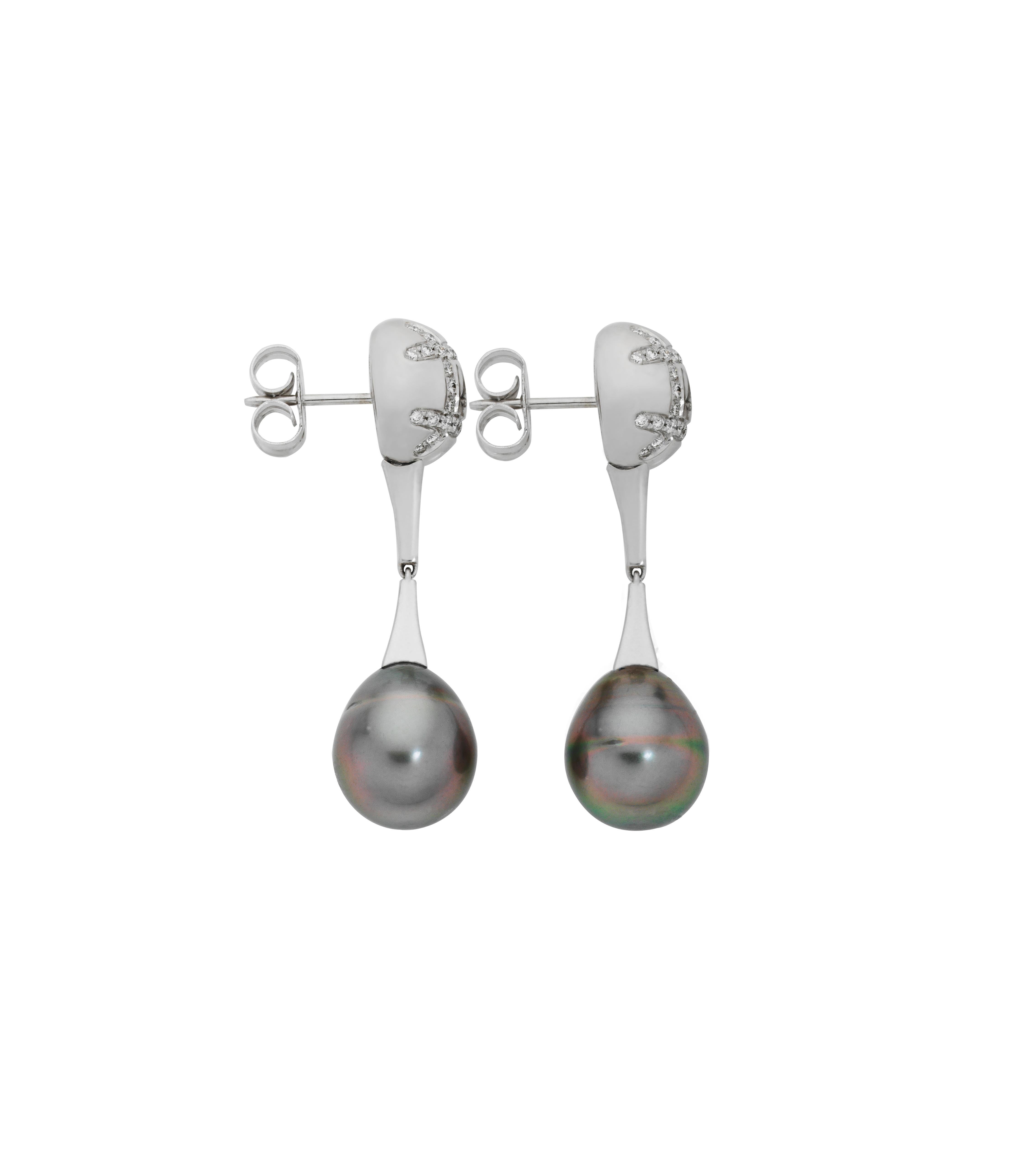 Giulians Art Deco Style 18k Black South Sea Pearl and Diamond Drop Earrings In New Condition For Sale In Sydney, NSW