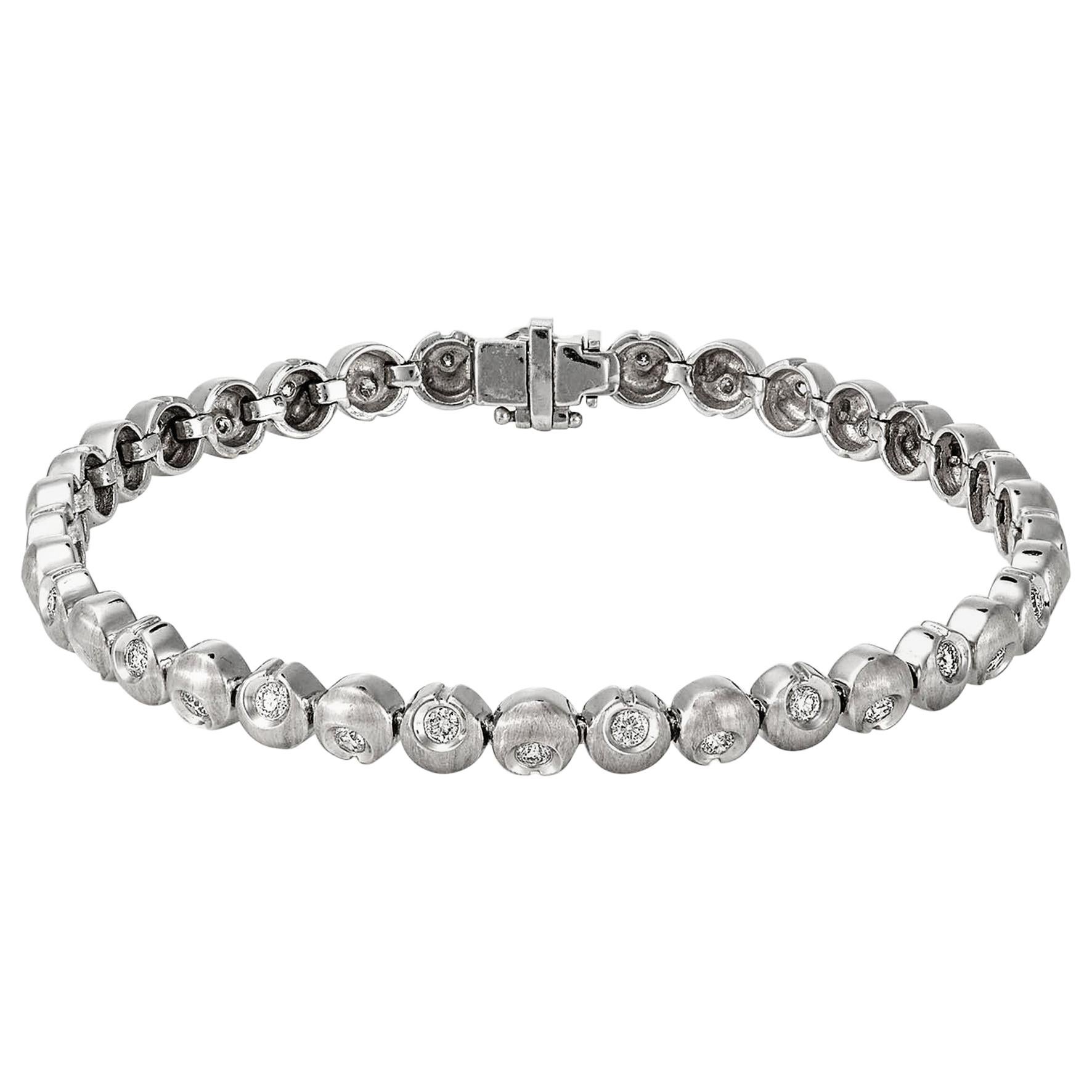 Giulians Contemporary 18 Karat Diamond Line Bracelet For Sale